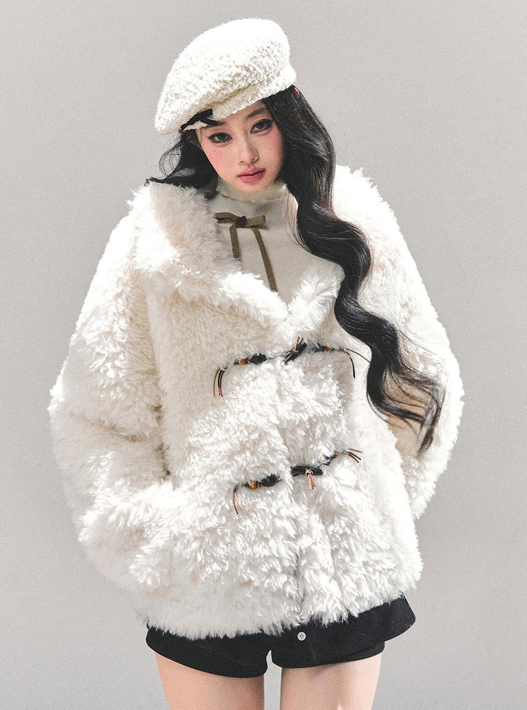 Lambswool Shearling White Coat DIA0683 – Young Social Club.