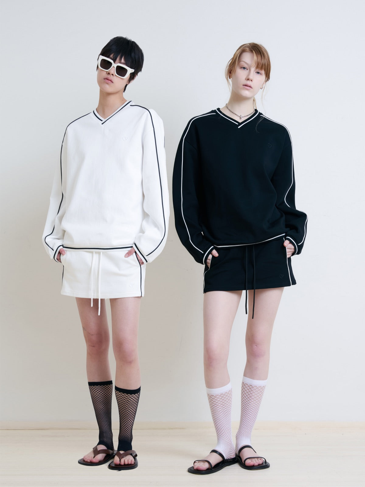V-neck Patchwork Sweatshirt/Sports Skirt AOA0022