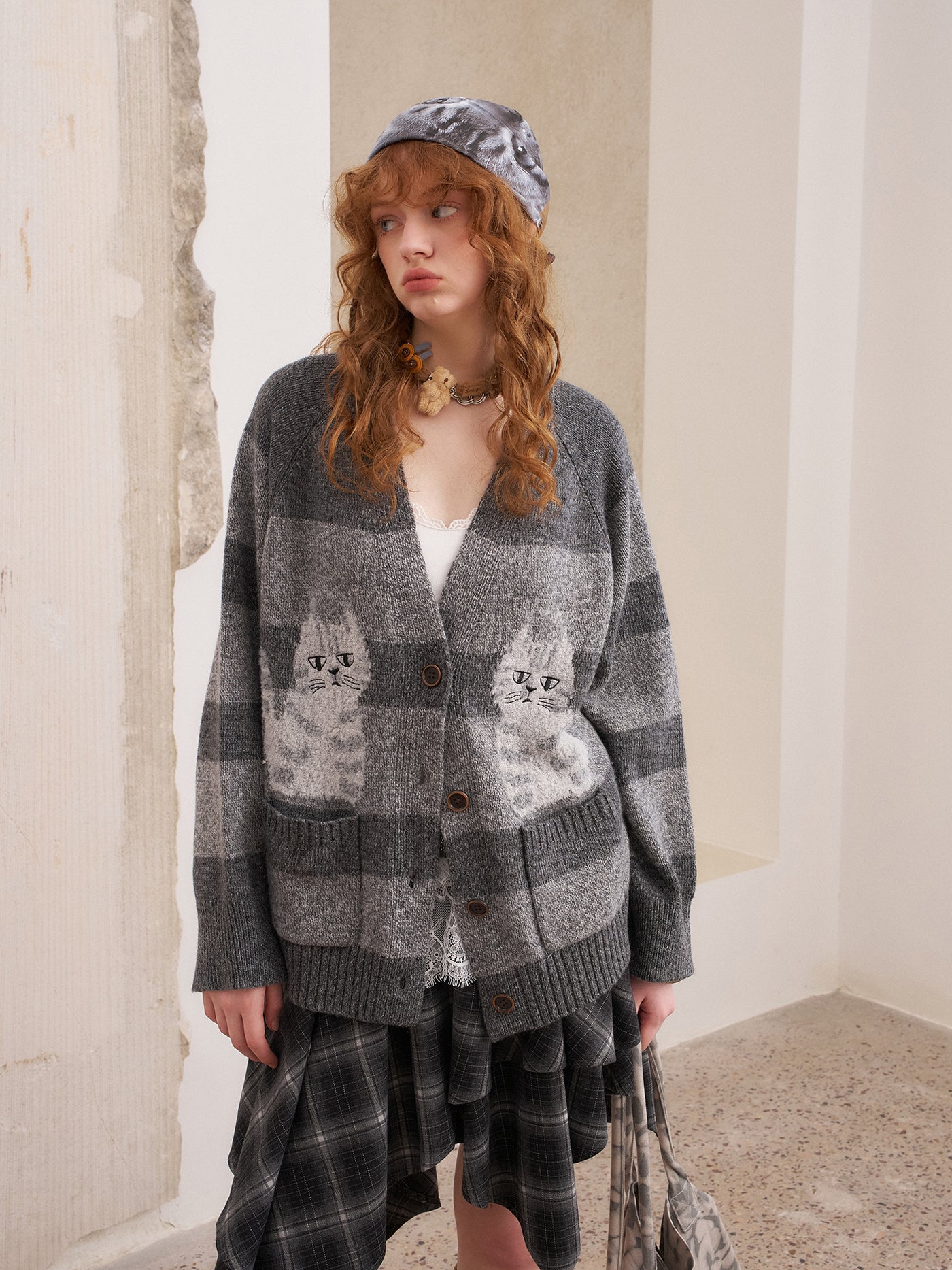 Symmetrical Kitten Striped Knitted Cardigan DID0228