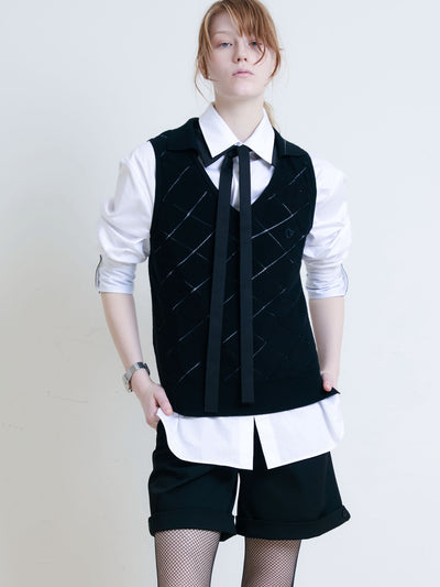 Hollow Diamond Pattern V-Neck Knit Vest AOA0024