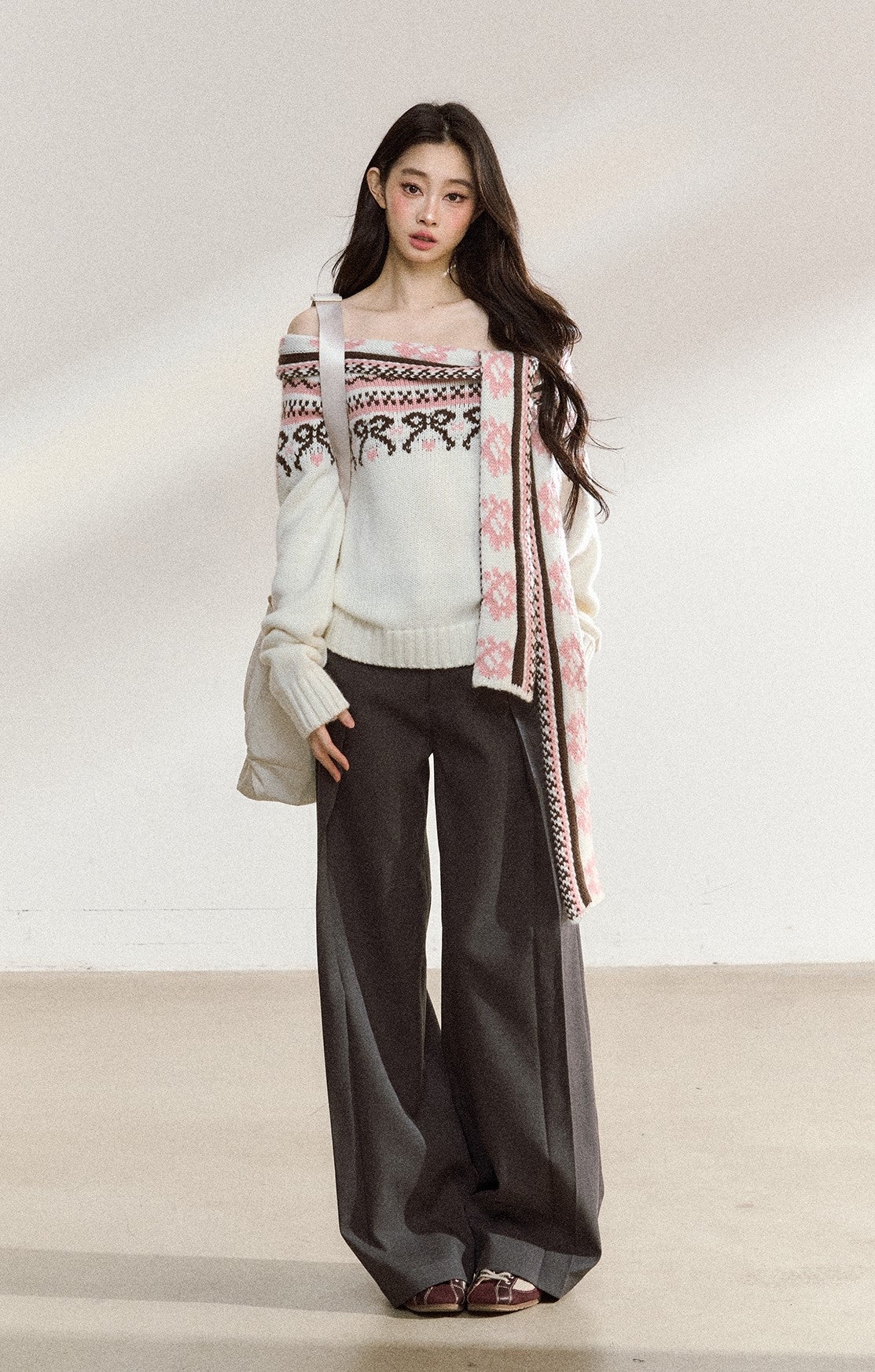 White Off-shoulder Jacquard Sweater SHI0219