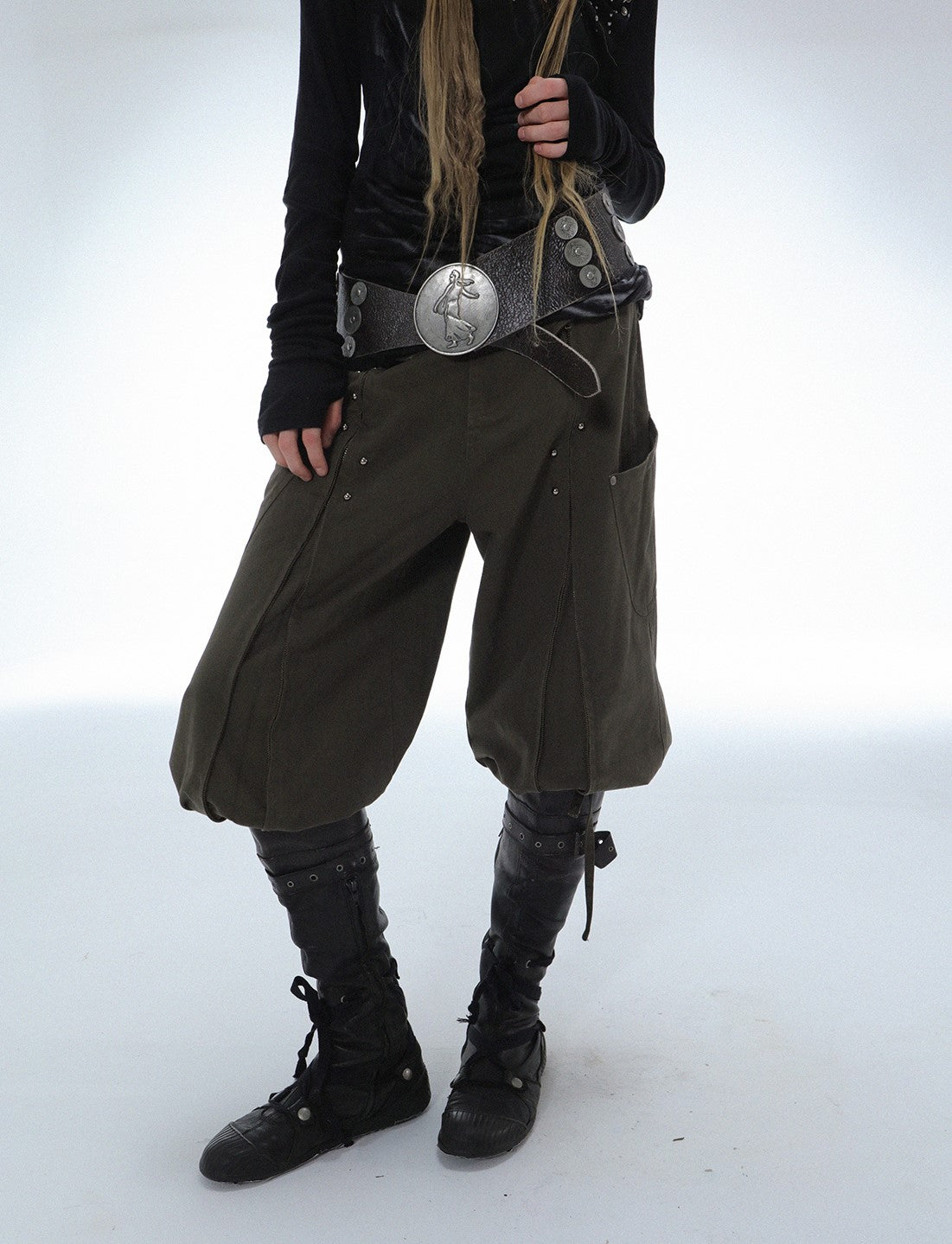 Large Pockets Cropped Pants DOU0125