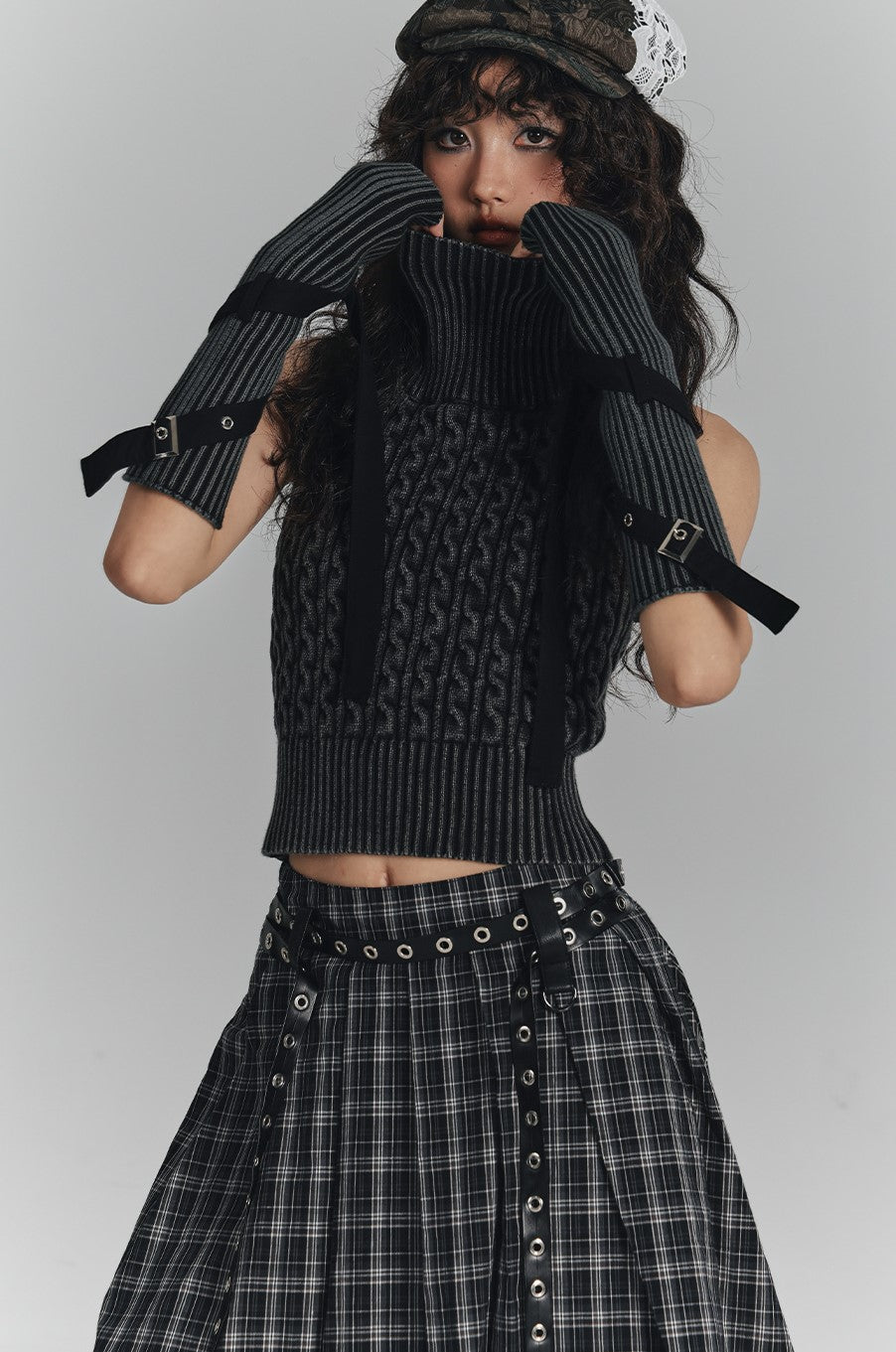 Punk Strap Sleeves Backless Sweater KIN0130