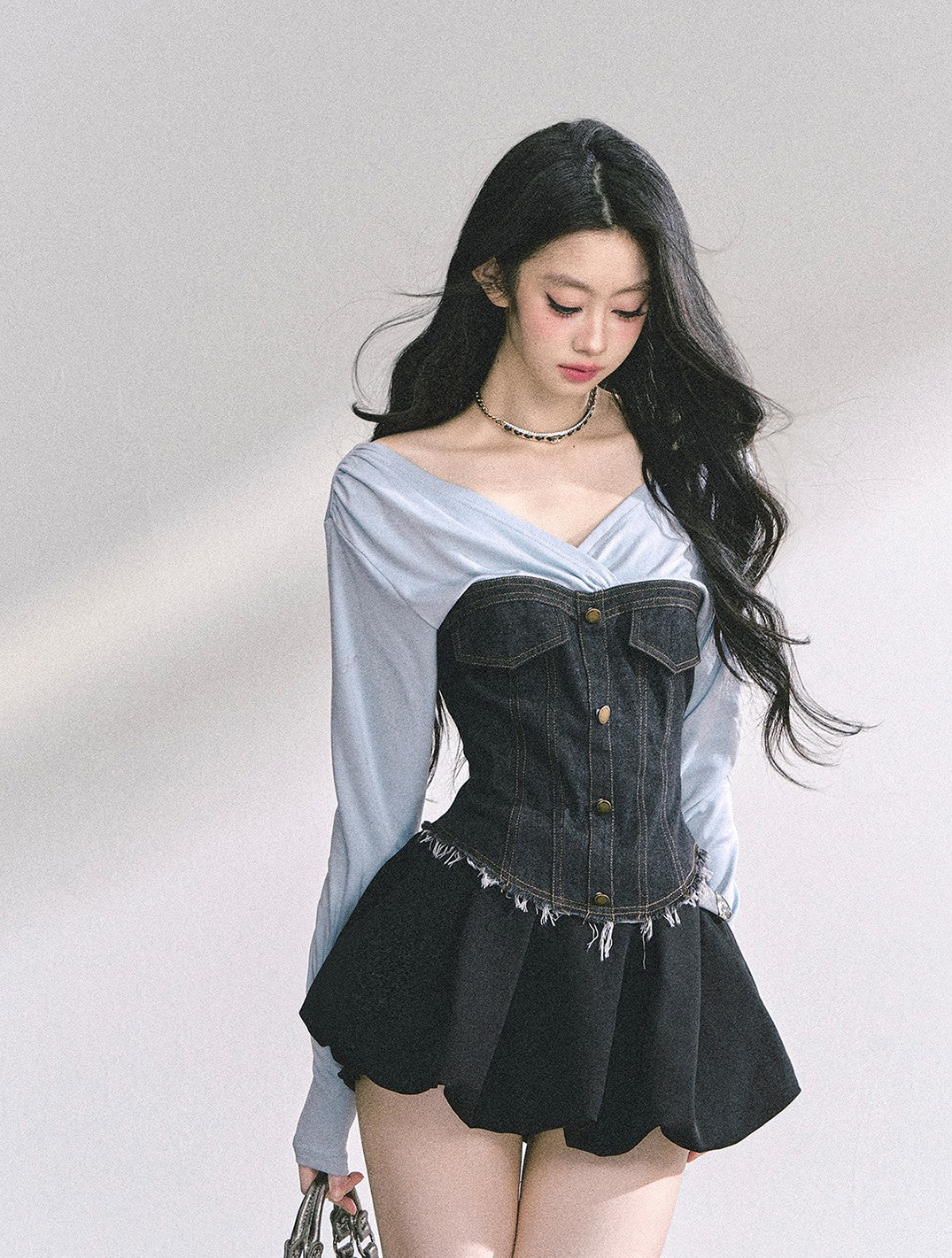 V-neck Cropped Denim T-shirt DIA0539