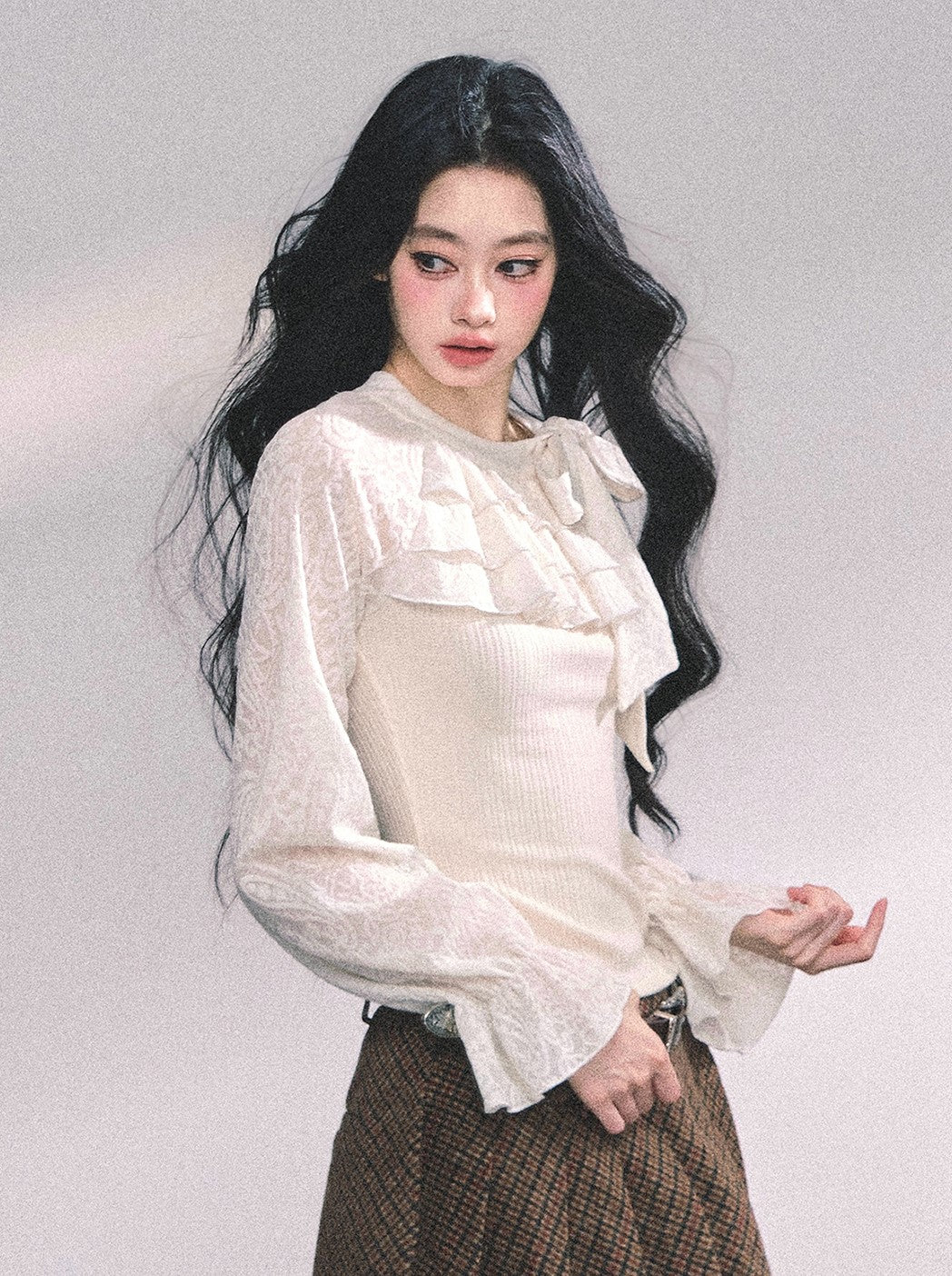 Fake Two-piece Lace Knitted Shirt DIA0657