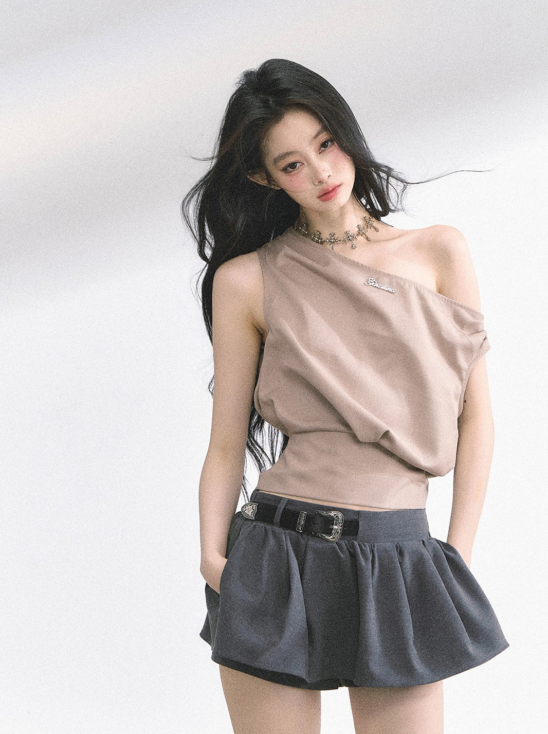 Slim Waist Off-shoulder Top DIA0494