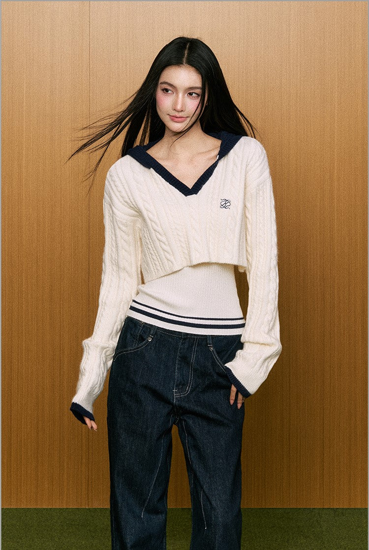 Contrast Color V-neck Hooded Short Knitted Sweater AGM0082