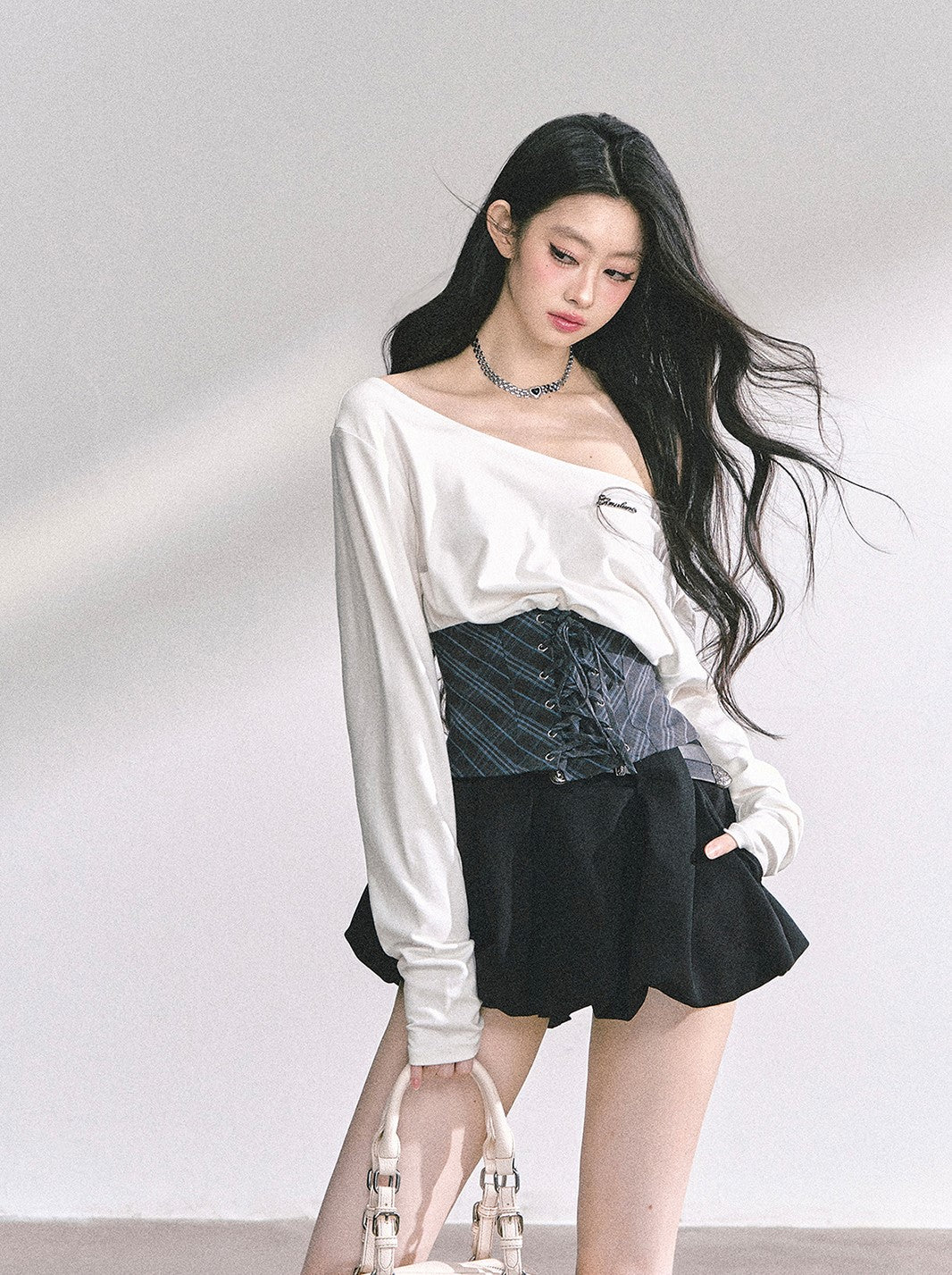 Oblique Shoulder Loose T-shirt DIA0544