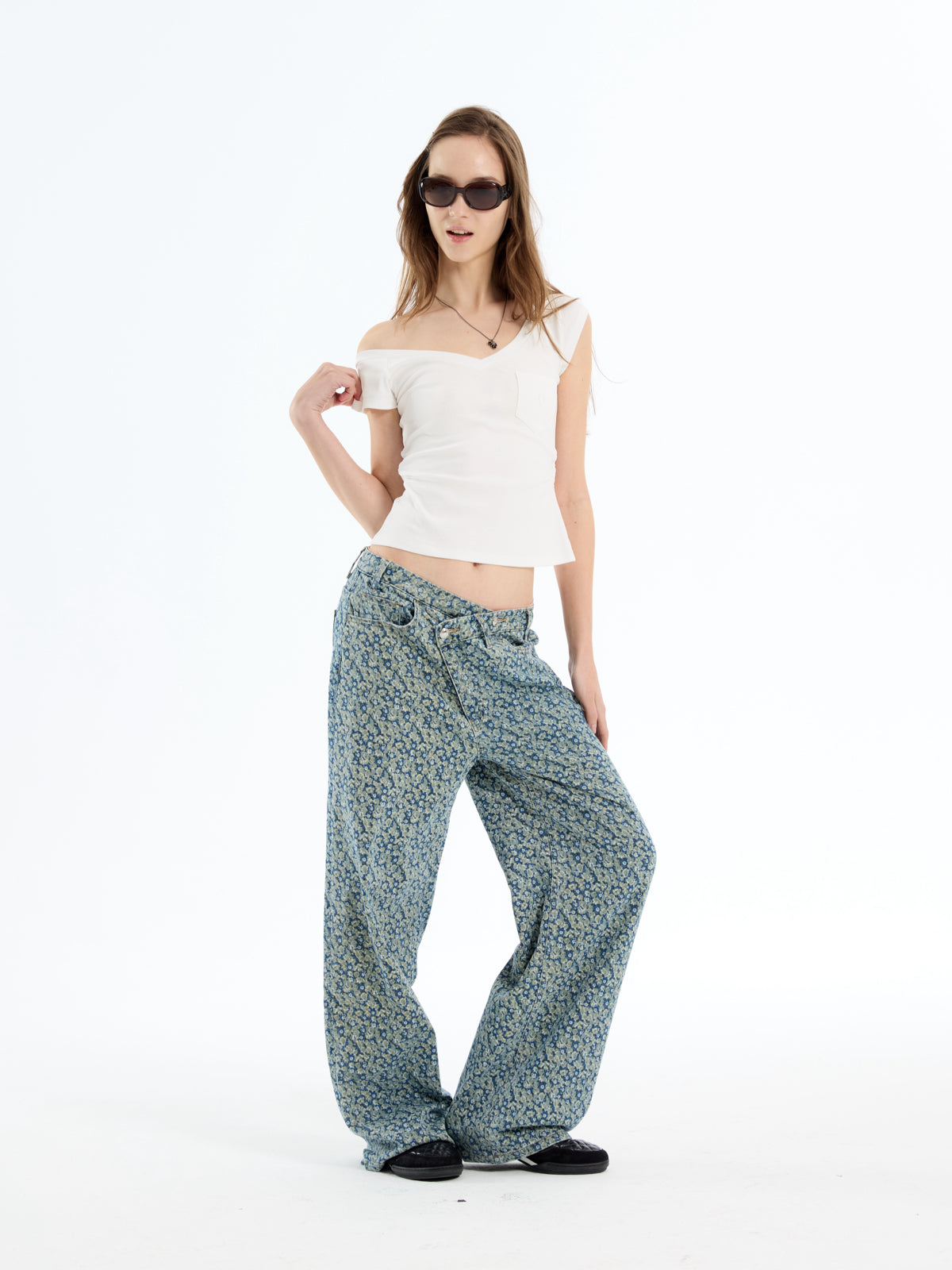 Floral Asymmetrical Layered Placket Jeans AOA0028