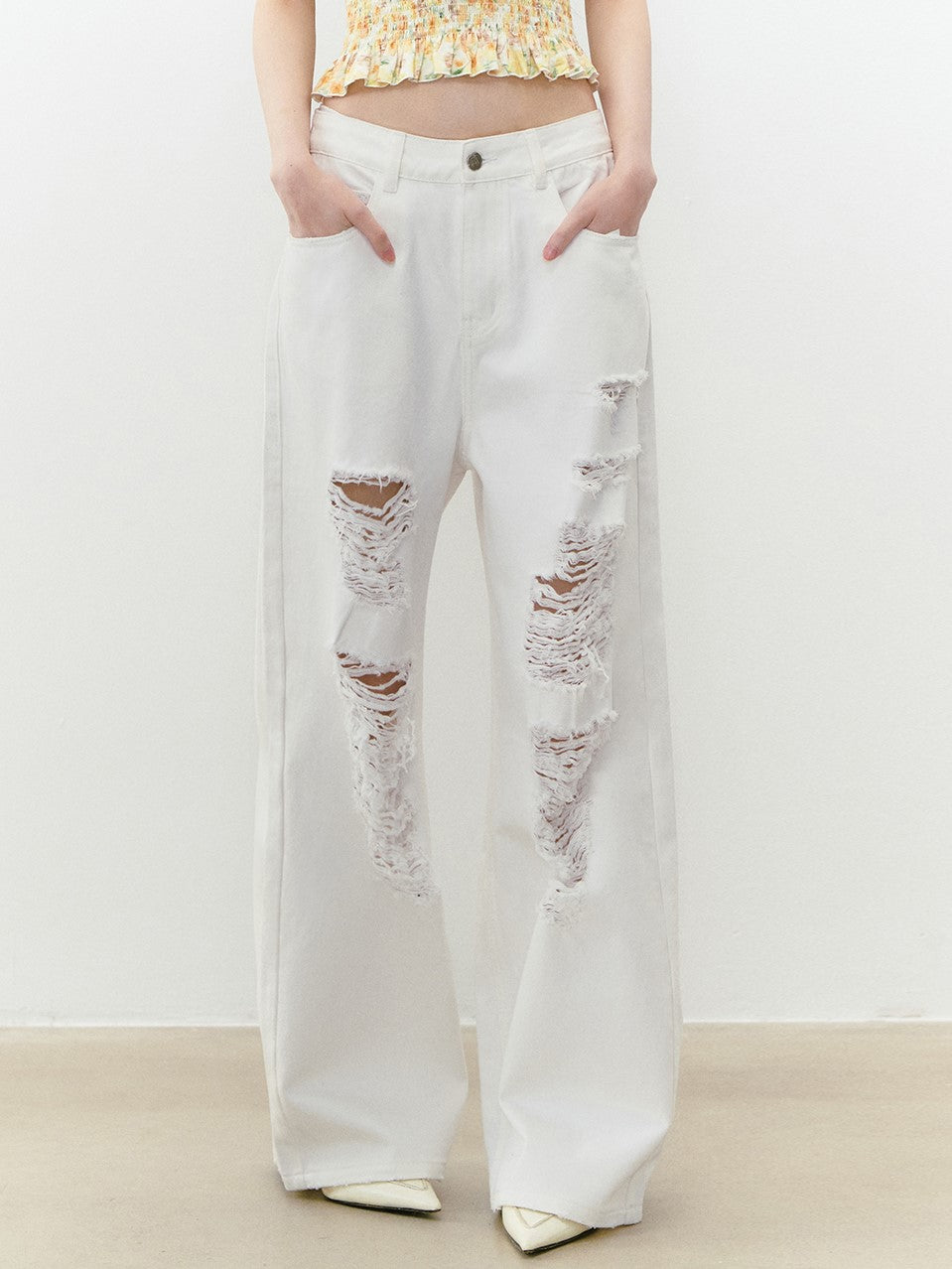 Large Hole Casual Rhinestone Jeans VIA0275