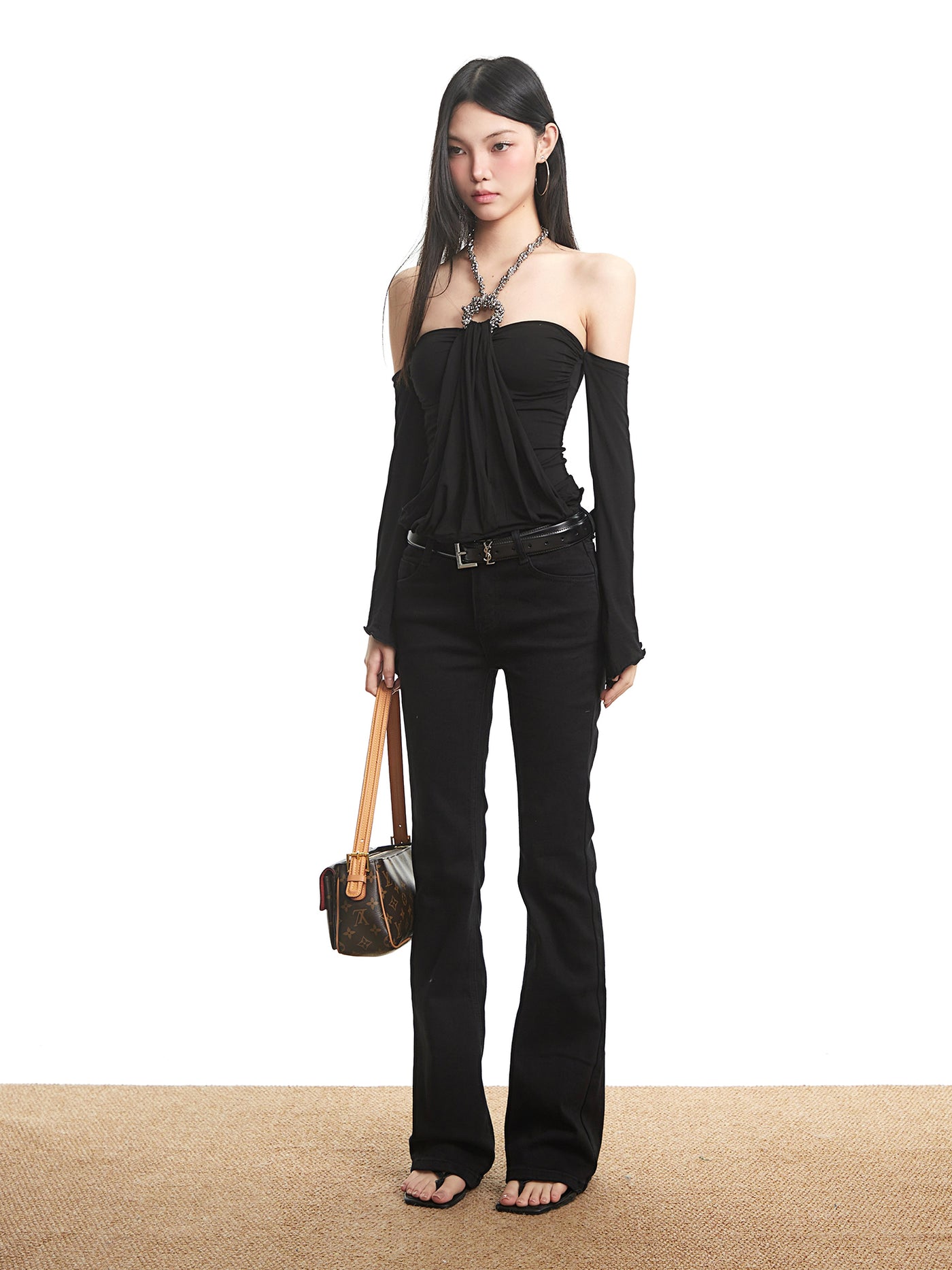 Off-Shoulder Long-Sleeve Bandeau T-Shirt UNC0312