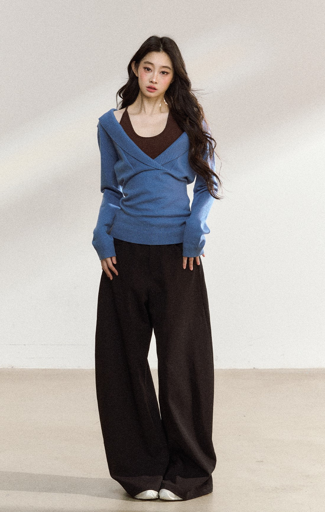 Blue V-neck Loose Sweater SHI0221