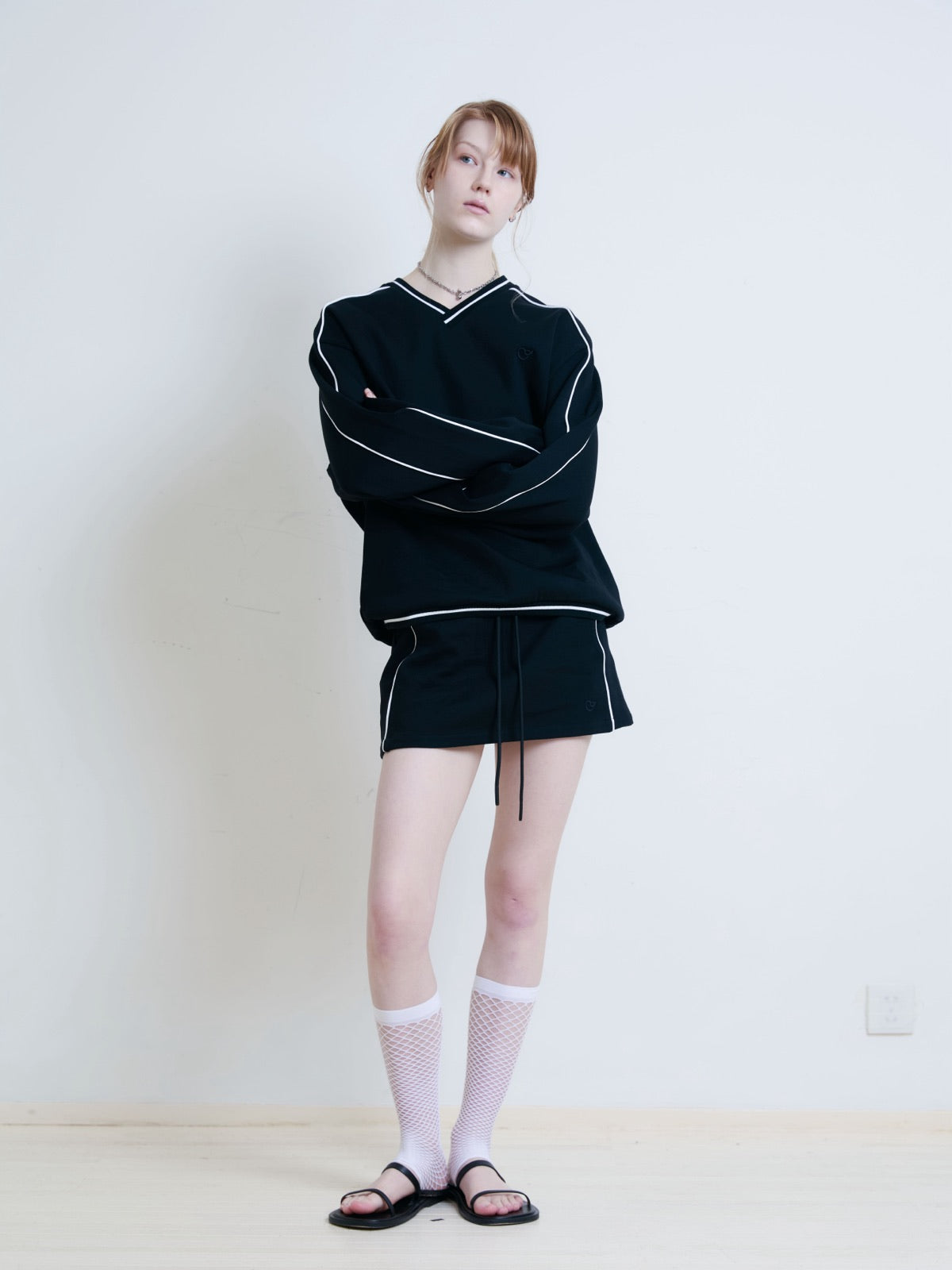 V-neck Patchwork Sweatshirt/Sports Skirt AOA0022
