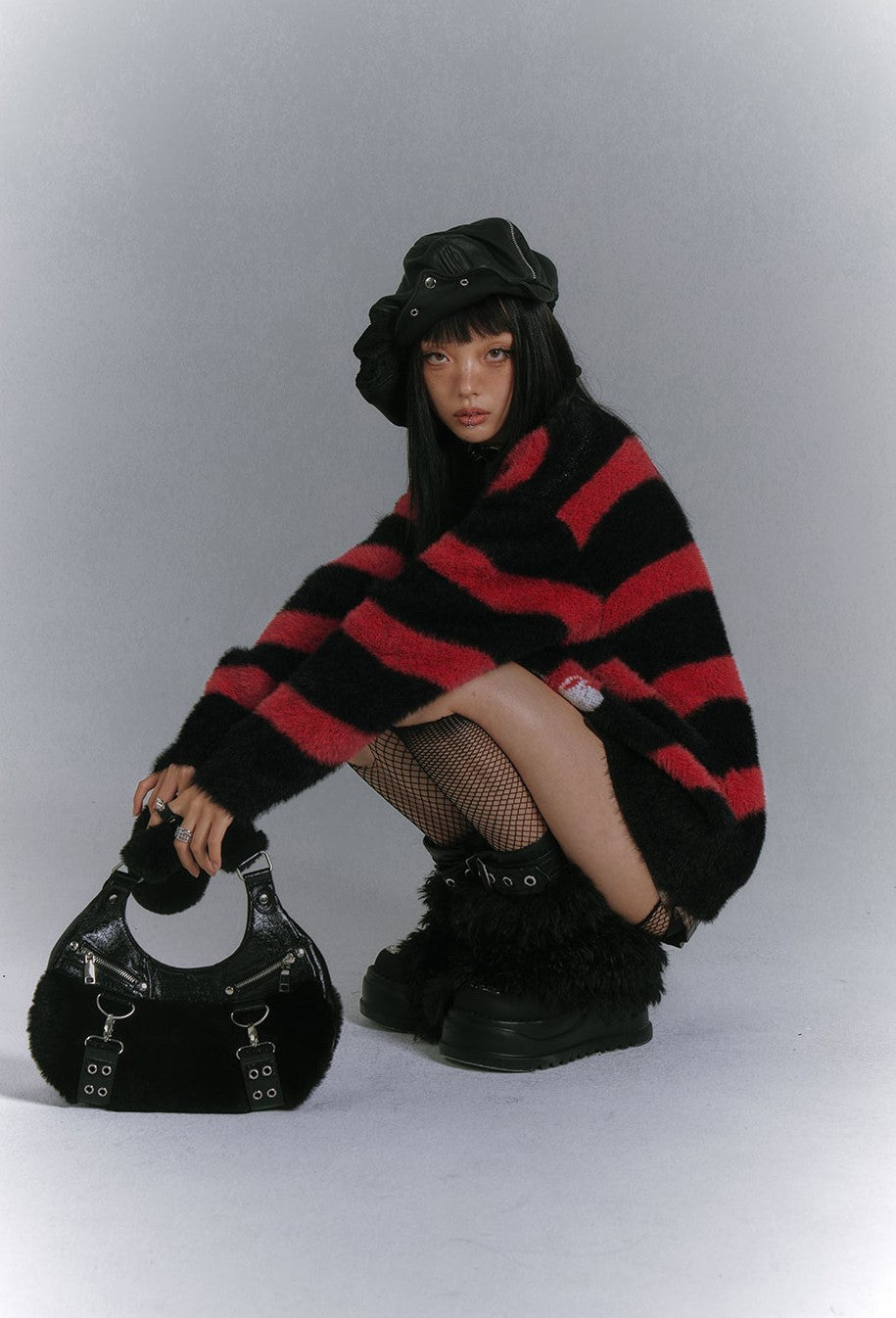 V-neck Spider Loose Striped Sweater KIN0147
