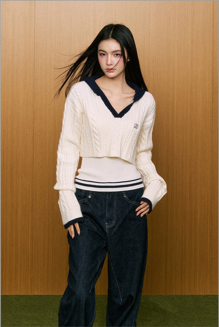 Contrast Color V-neck Hooded Short Knitted Sweater AGM0082