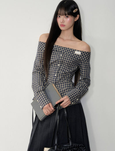 Off-shoulder Long-sleeved Plaid Shirt SOO0023