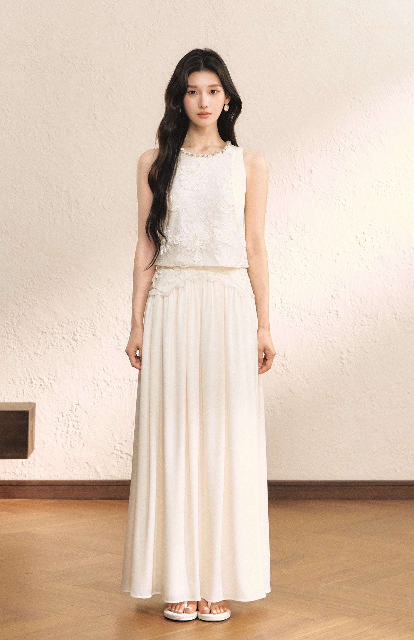 White Sleeveless Lace Top/Skirt OSH0179