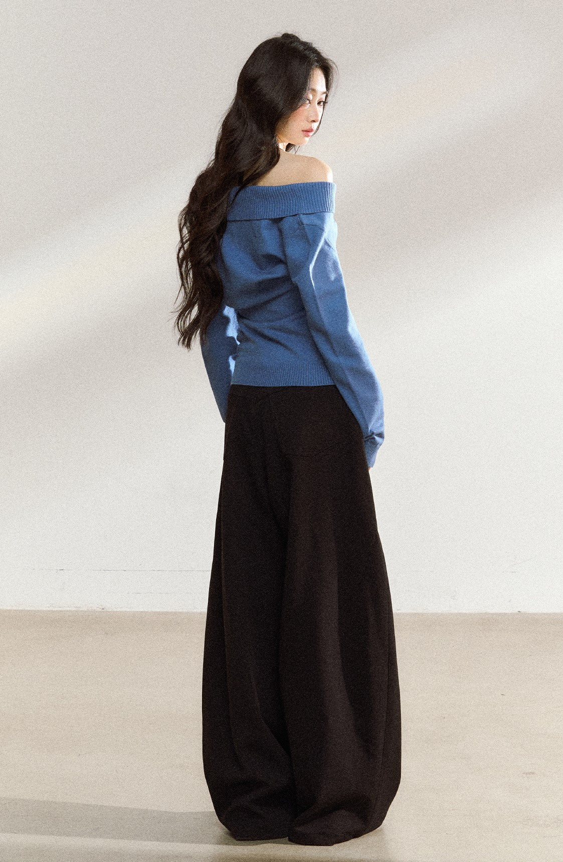 Blue V-neck Loose Sweater SHI0221