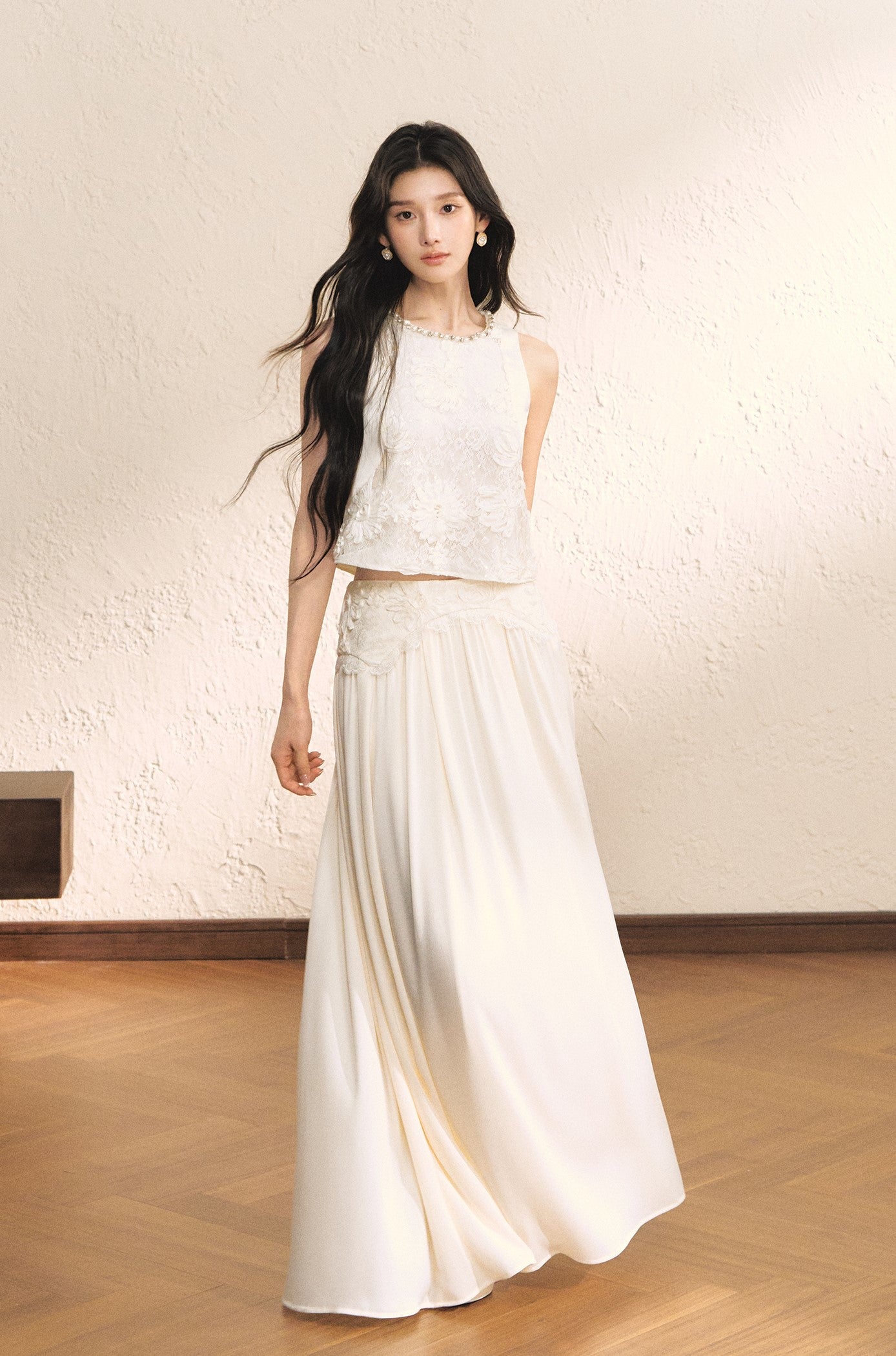 White Sleeveless Lace Top/Skirt OSH0179