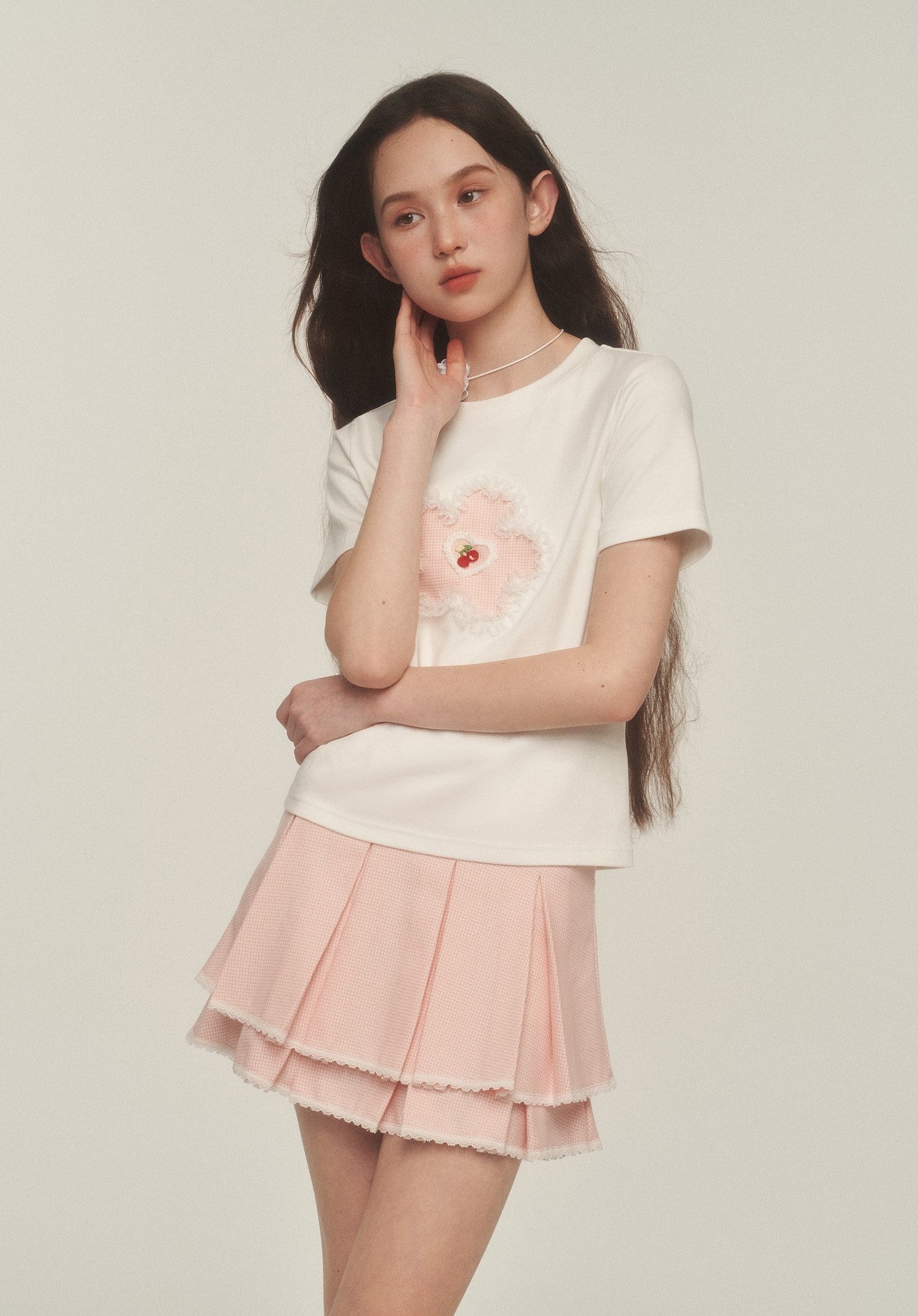 Small Flower Patch Embroidered Short Sleeve T-shirt AYF0040