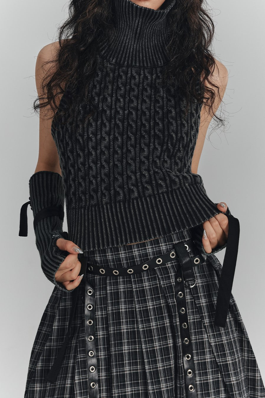 Punk Strap Sleeves Backless Sweater KIN0130