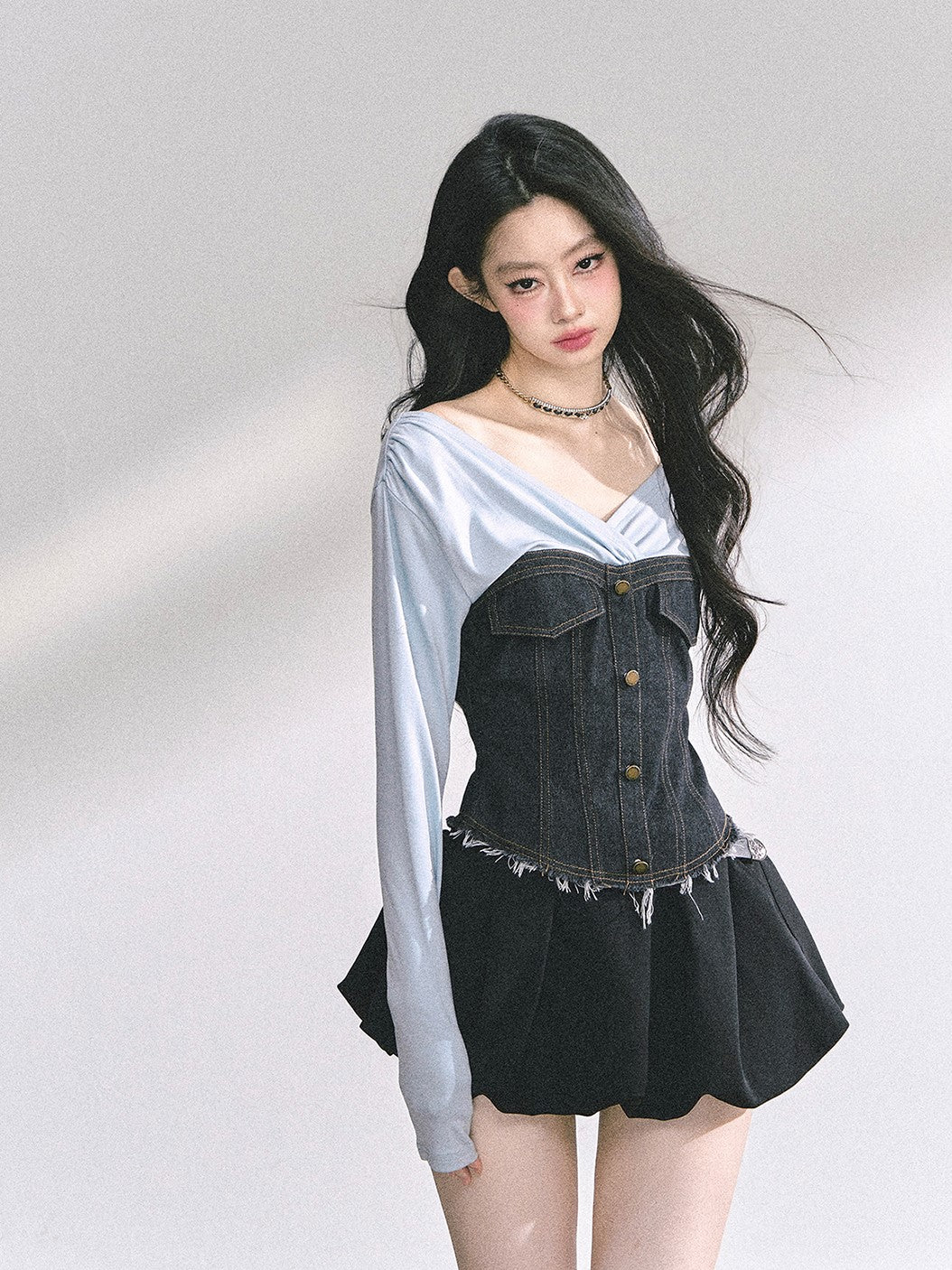 V-neck Cropped Denim T-shirt DIA0539