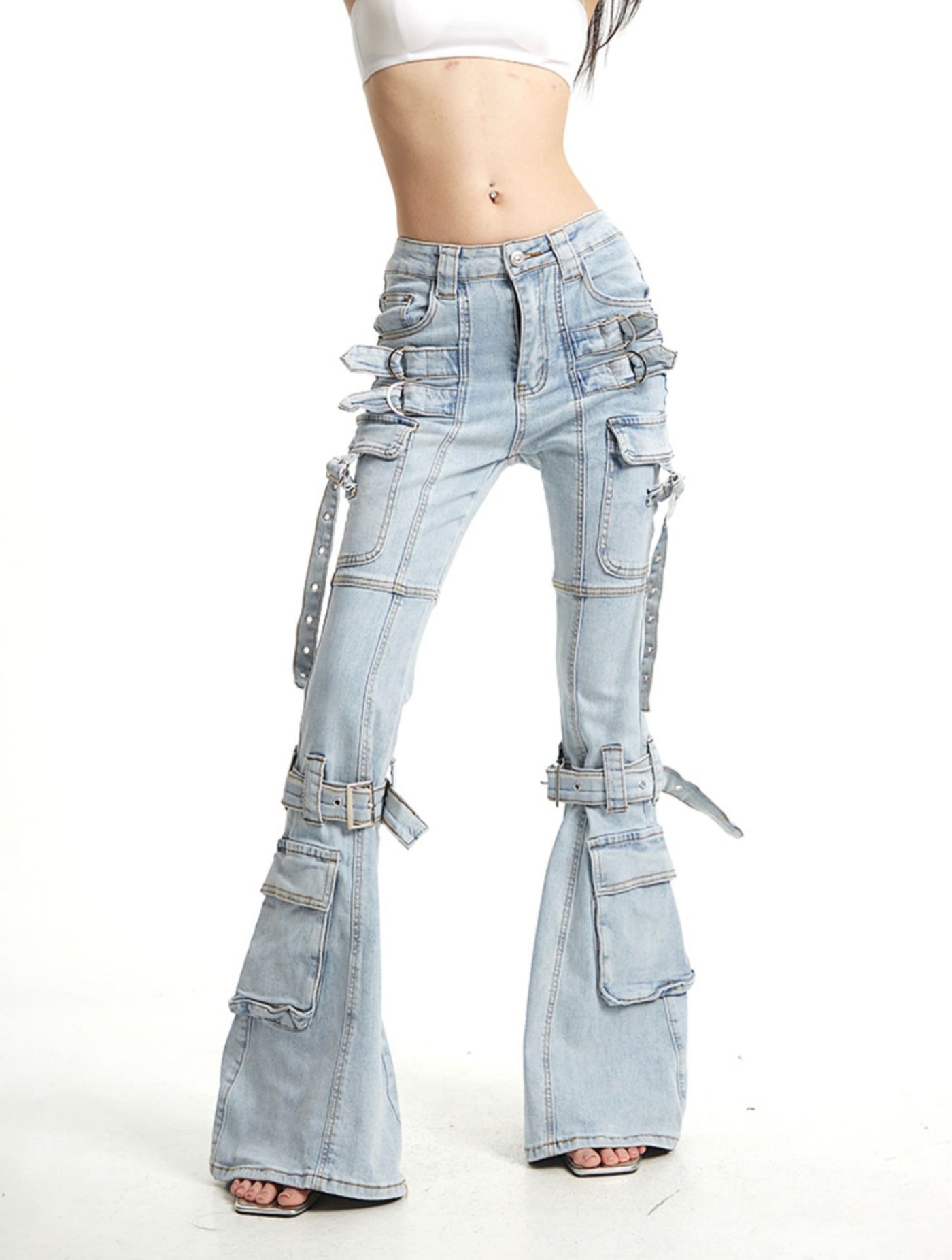 Slim Distressed Flared Jeans UNC0269