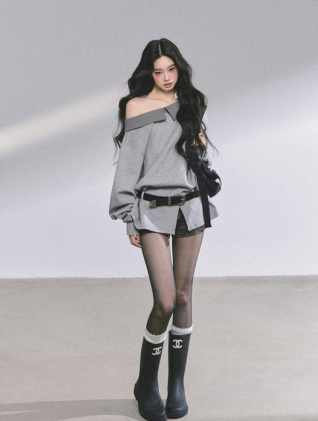 Oblique Shoulder Plaid Sweatshirt DIA0585