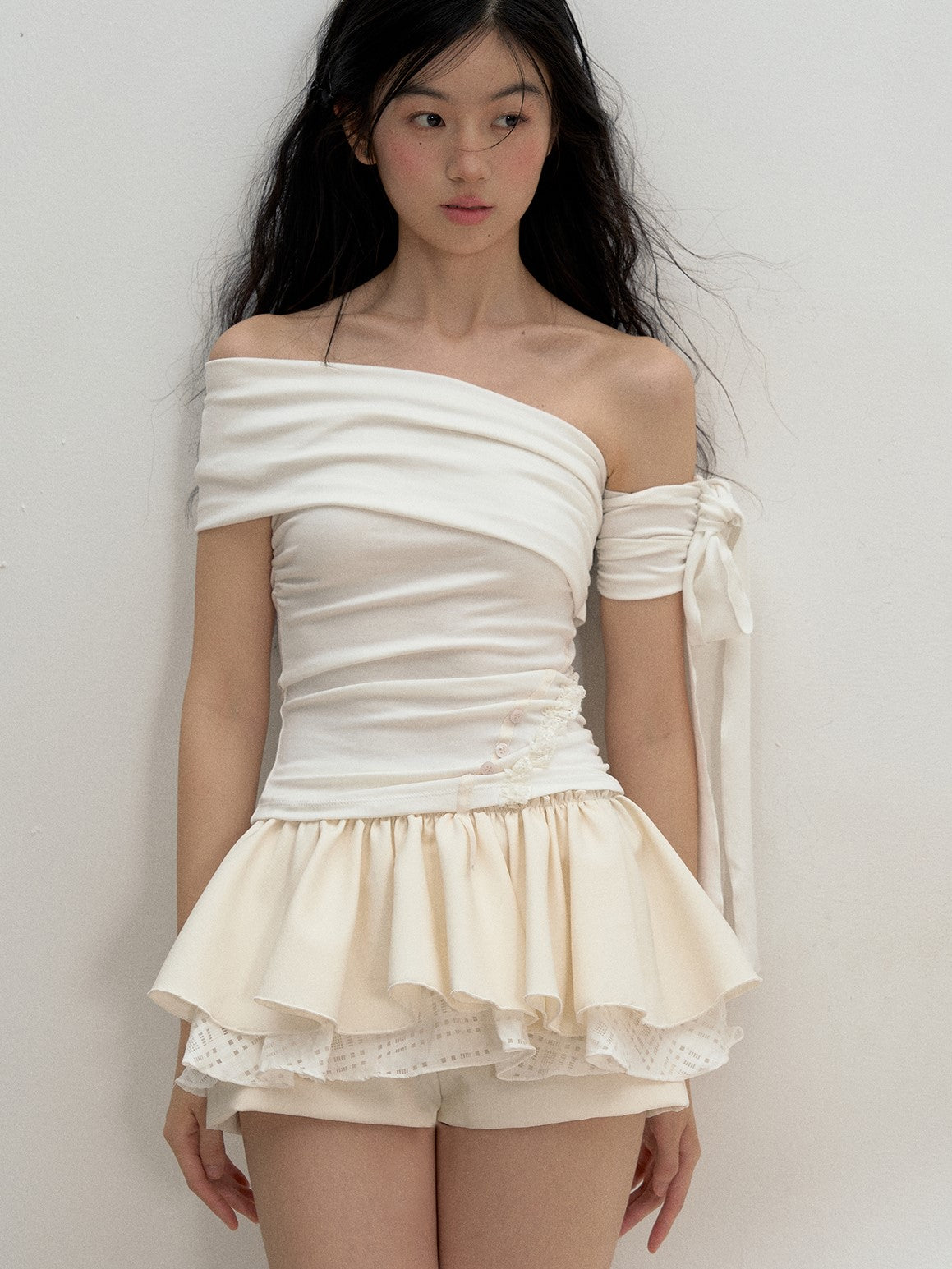 Off-shoulder Ribbon T-shirt SUN0132