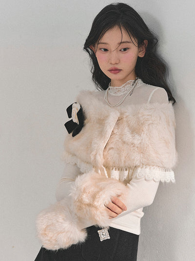 Off-white T-shirt+Detachable Bow Plush Shawl DIA0740