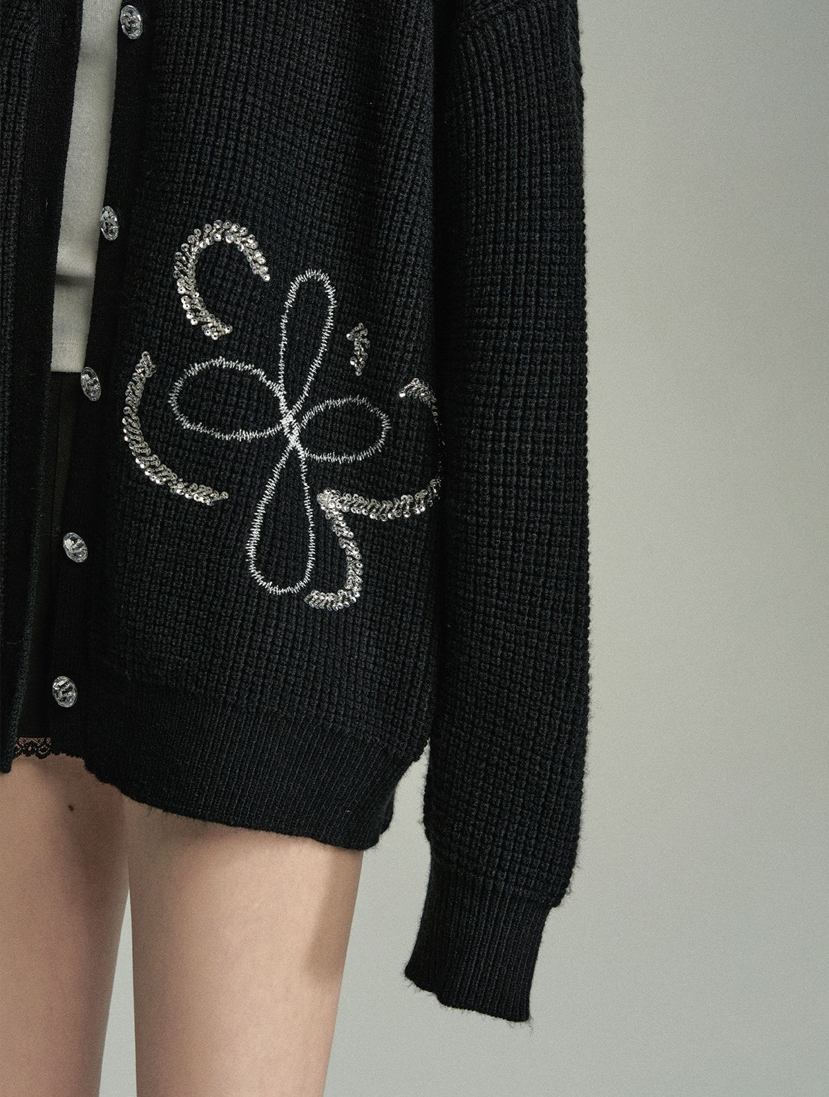 Flower Outline Knitted Cardigan SOM0060
