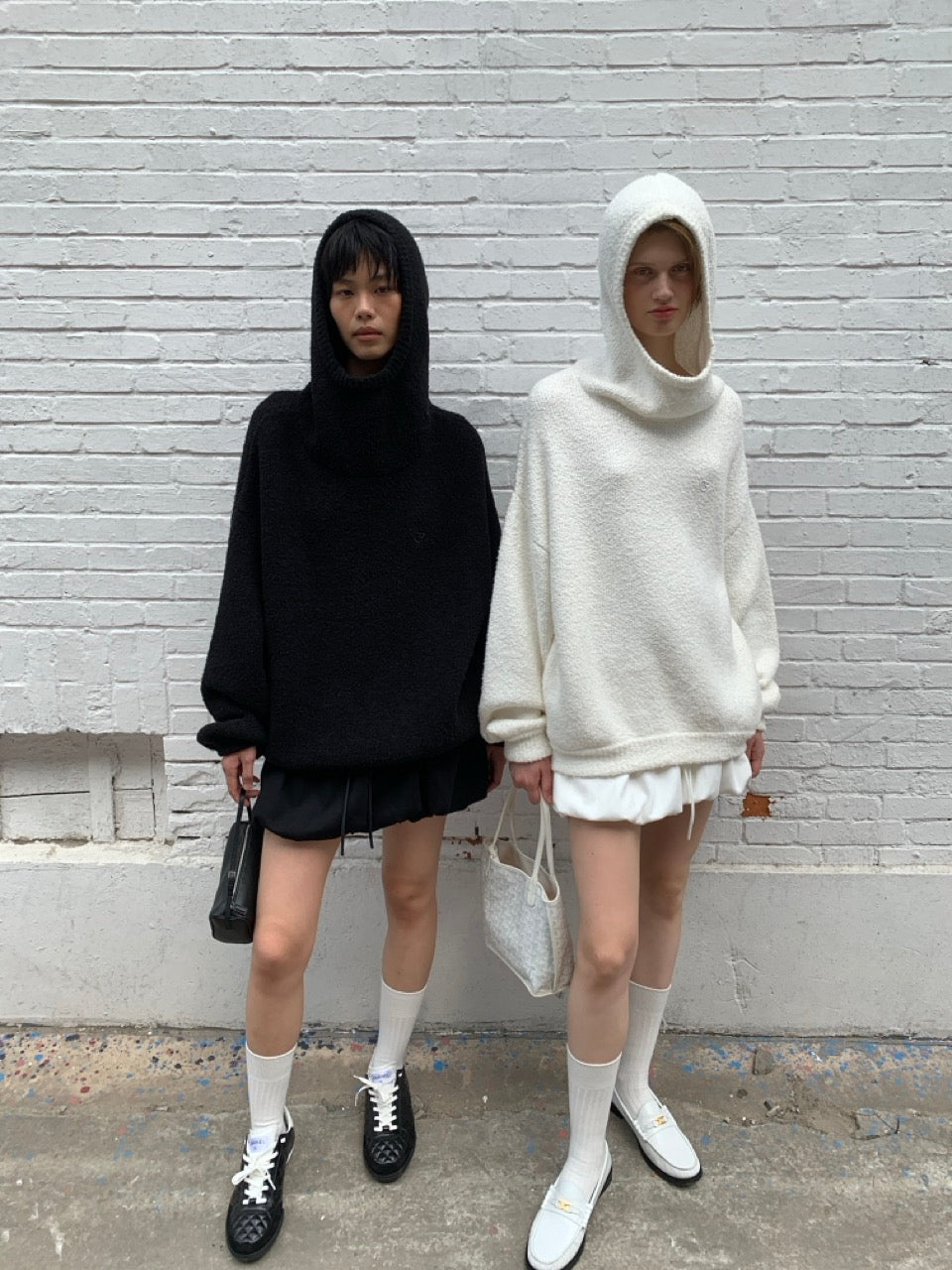Loose Turtleneck Hooded Knit AOA0041