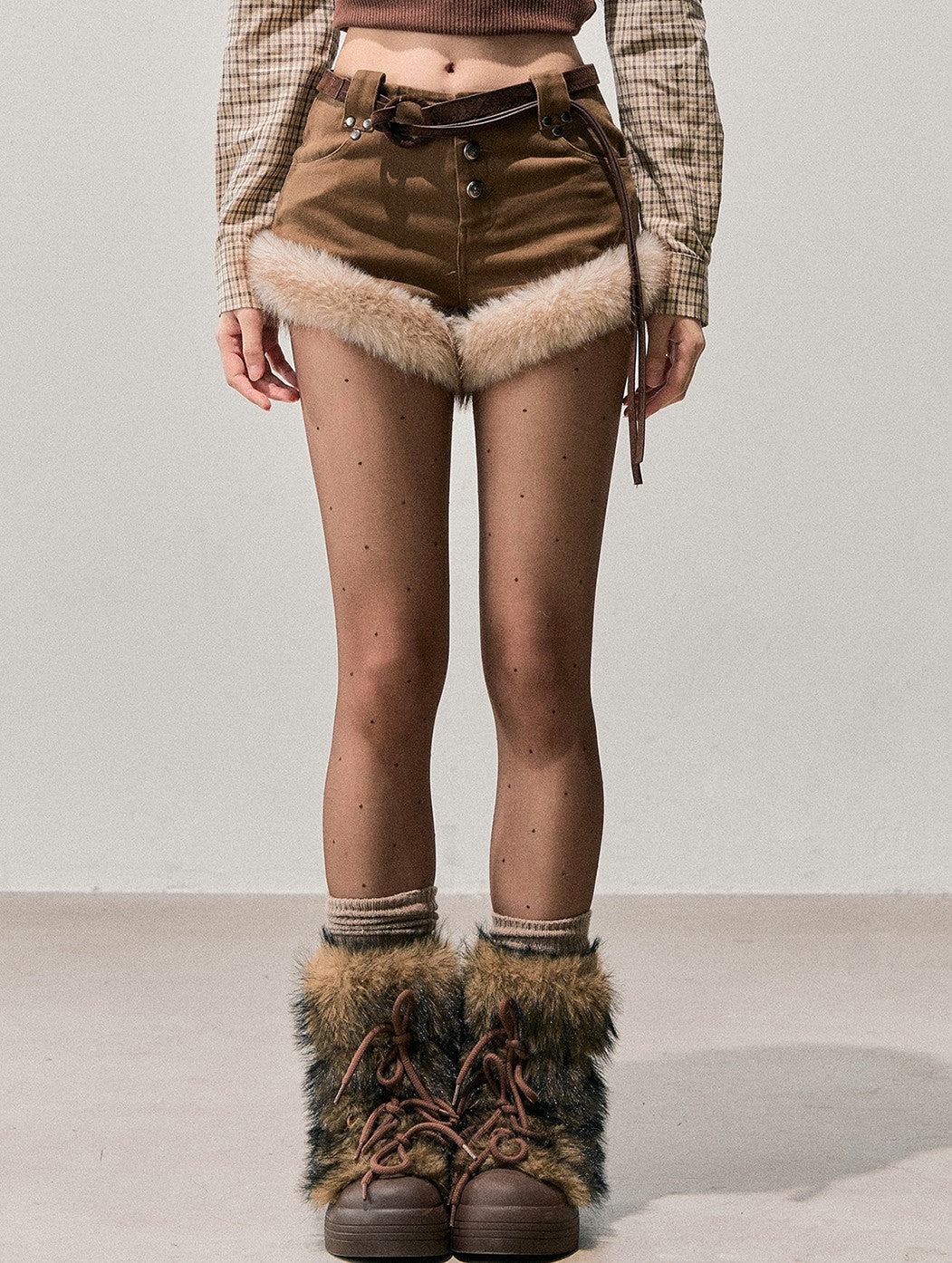 Brown Plush Warm Belt Shorts DIA0769