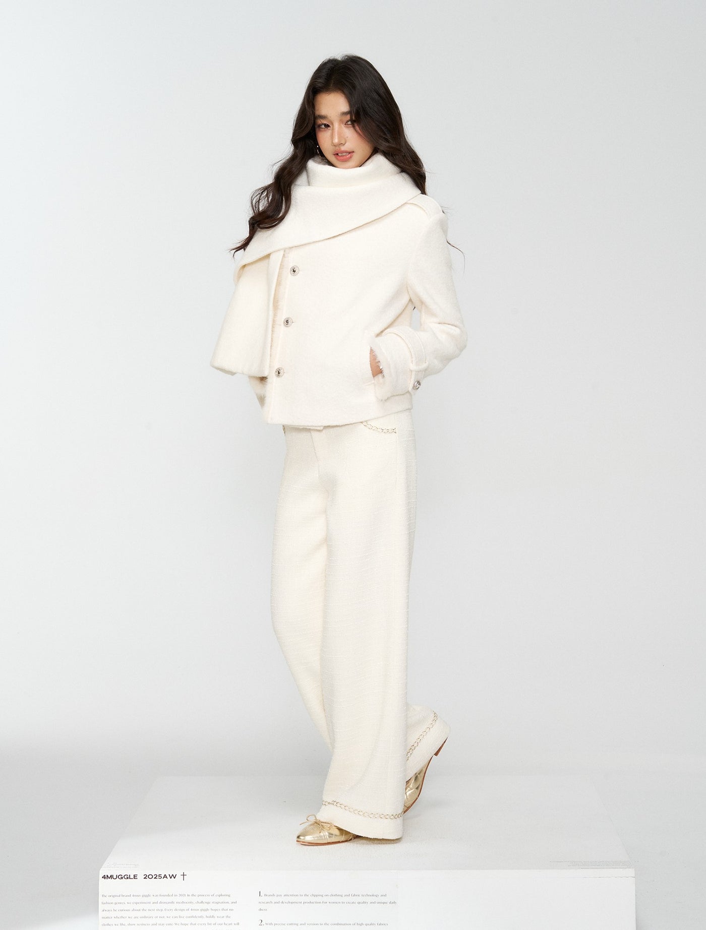 White Furry High-Neck Short Jacket/Scarf 4MU0164