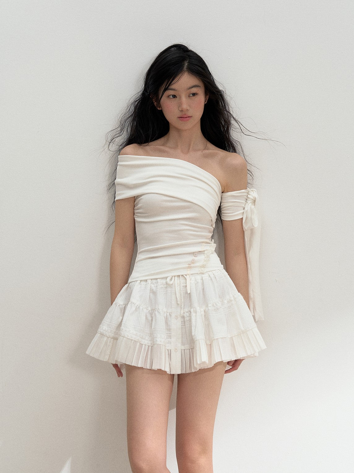 Off-shoulder Ribbon T-shirt SUN0132