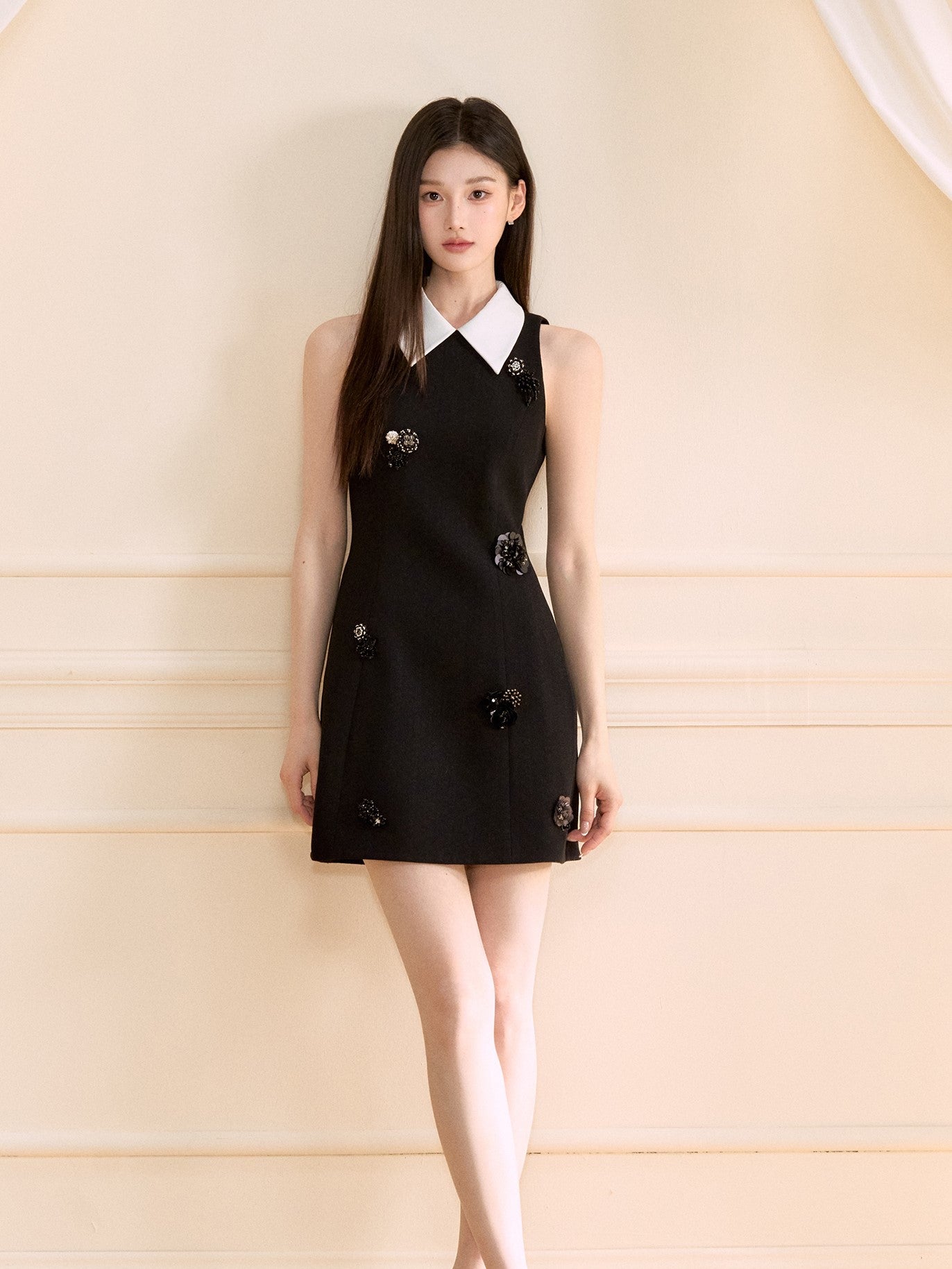 Black Sleeveless Beaded Flower Dress OSH0121