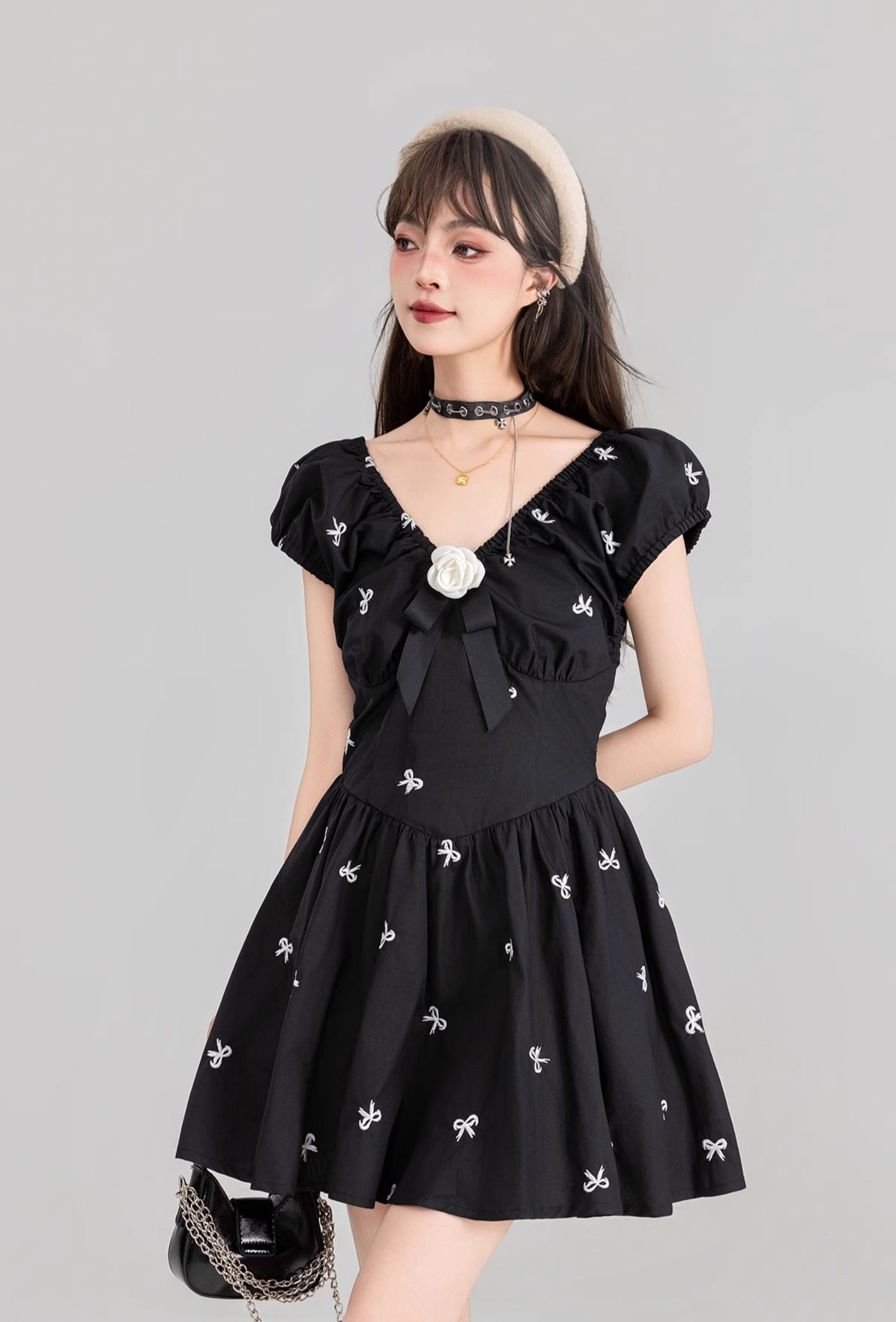 French Floral Bow Embroidered Black Puff Sleeves V-neck Princess Dress KEI0119