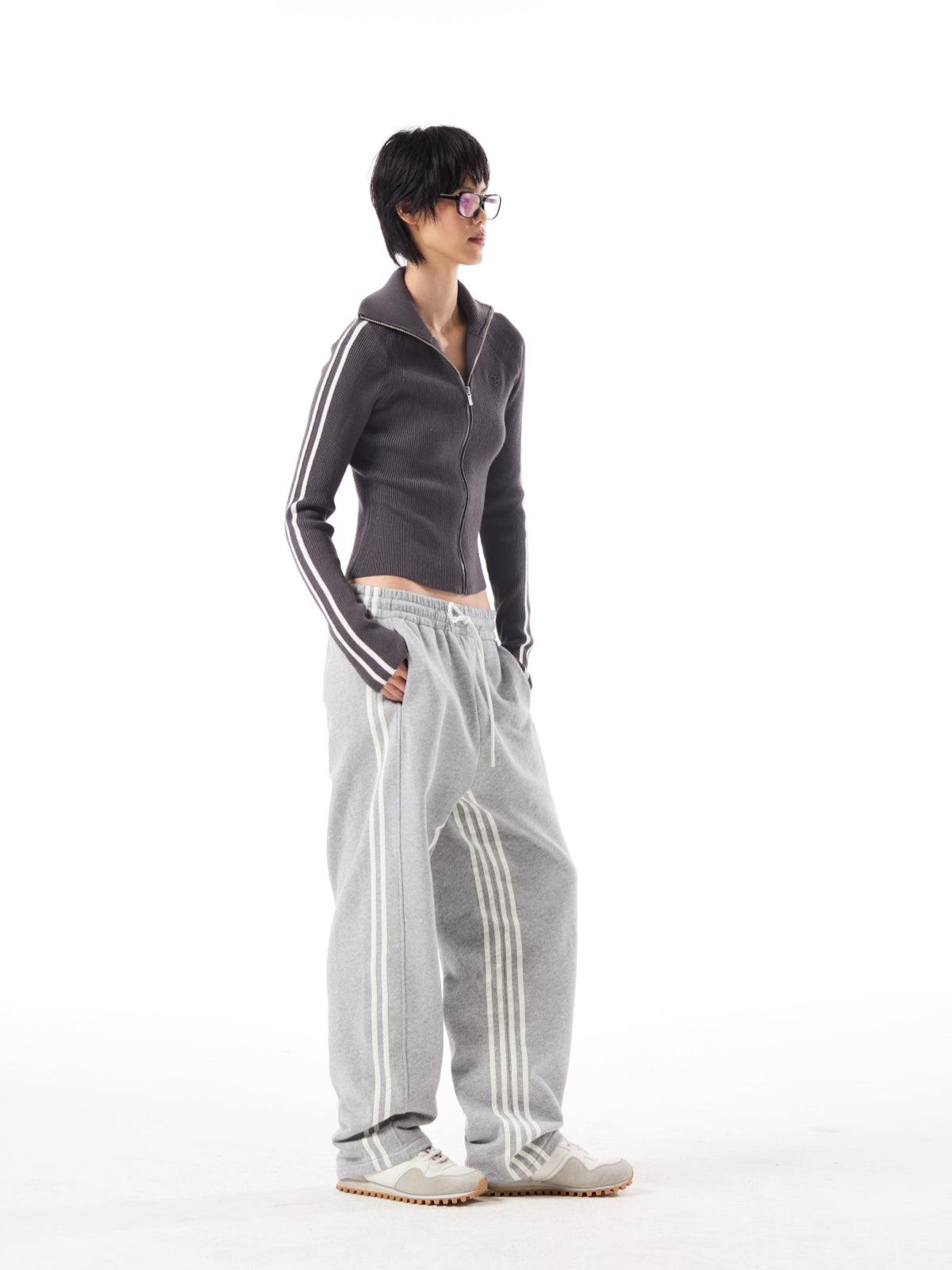 Stand Collar Skinny Zipper Sweater AOA0042