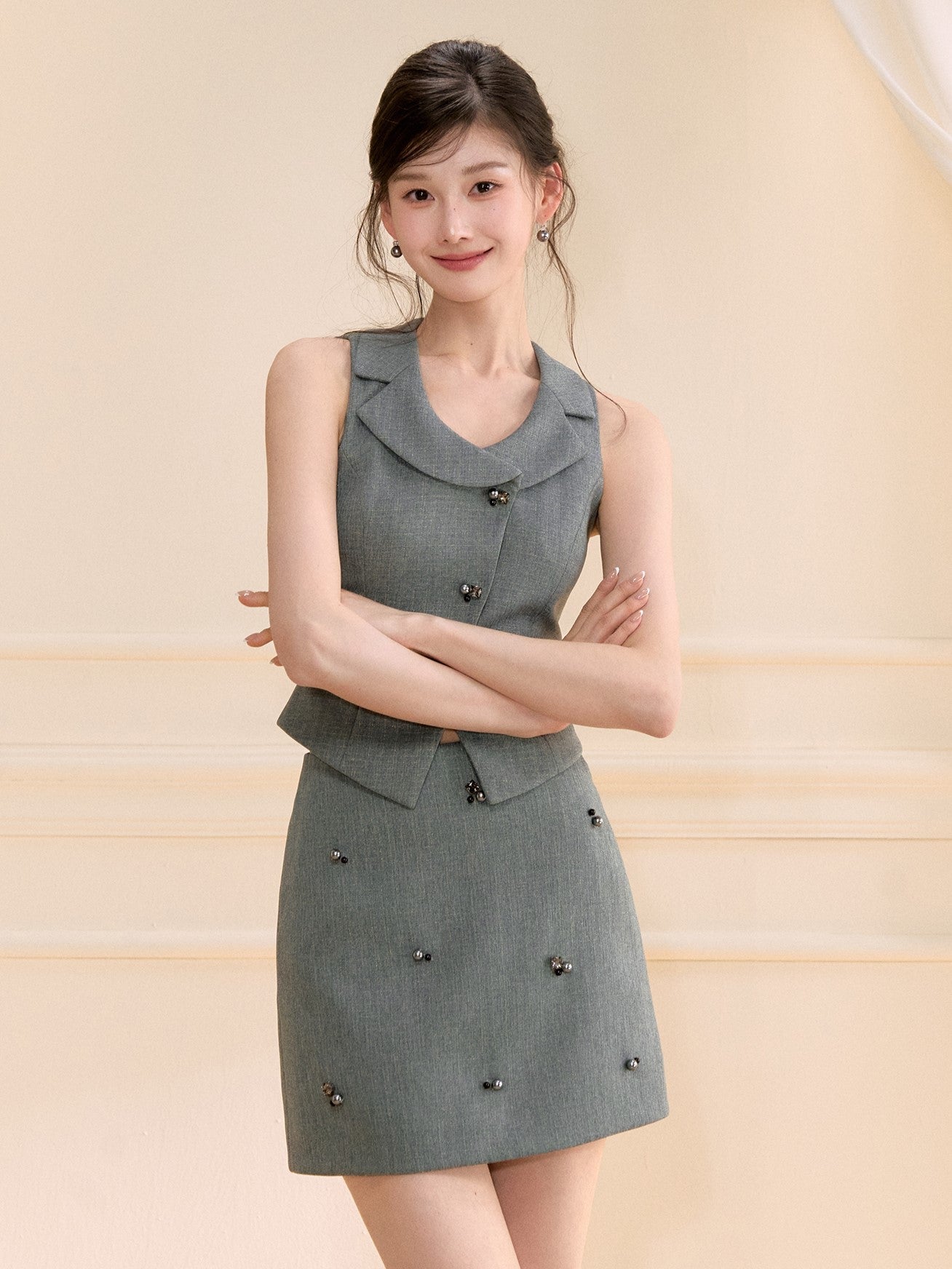 Pearl Gray Suit Vest/Skirt OSH0130