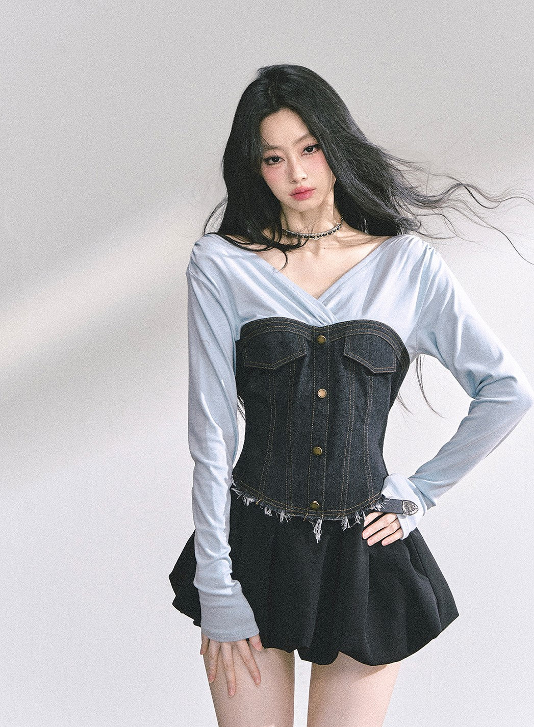 V-neck Cropped Denim T-shirt DIA0539
