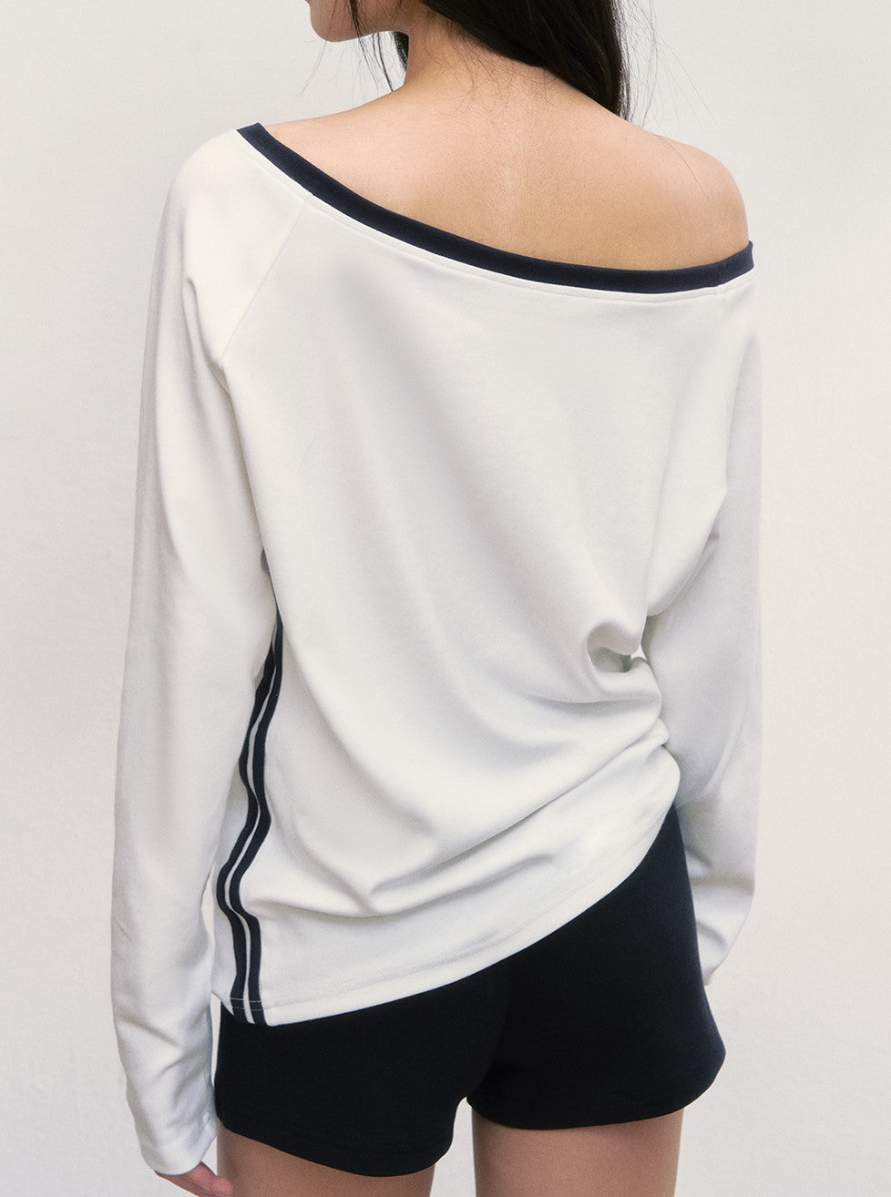 Digital Design Off-shoulder T-shirt WEE0039