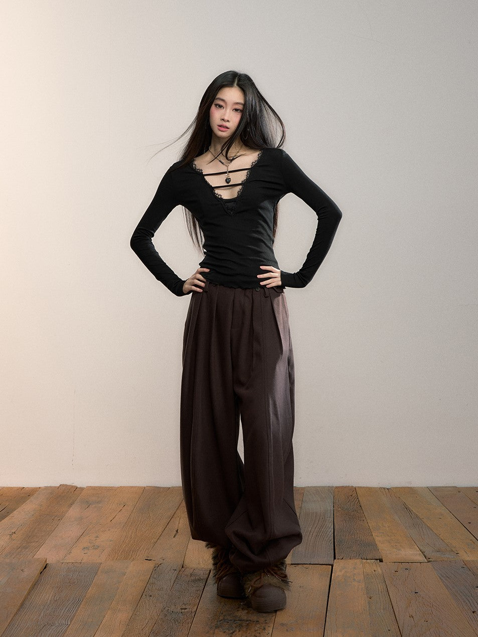 Reversible Lace-Trimmed Long-Sleeve T-Shirt VIA0360