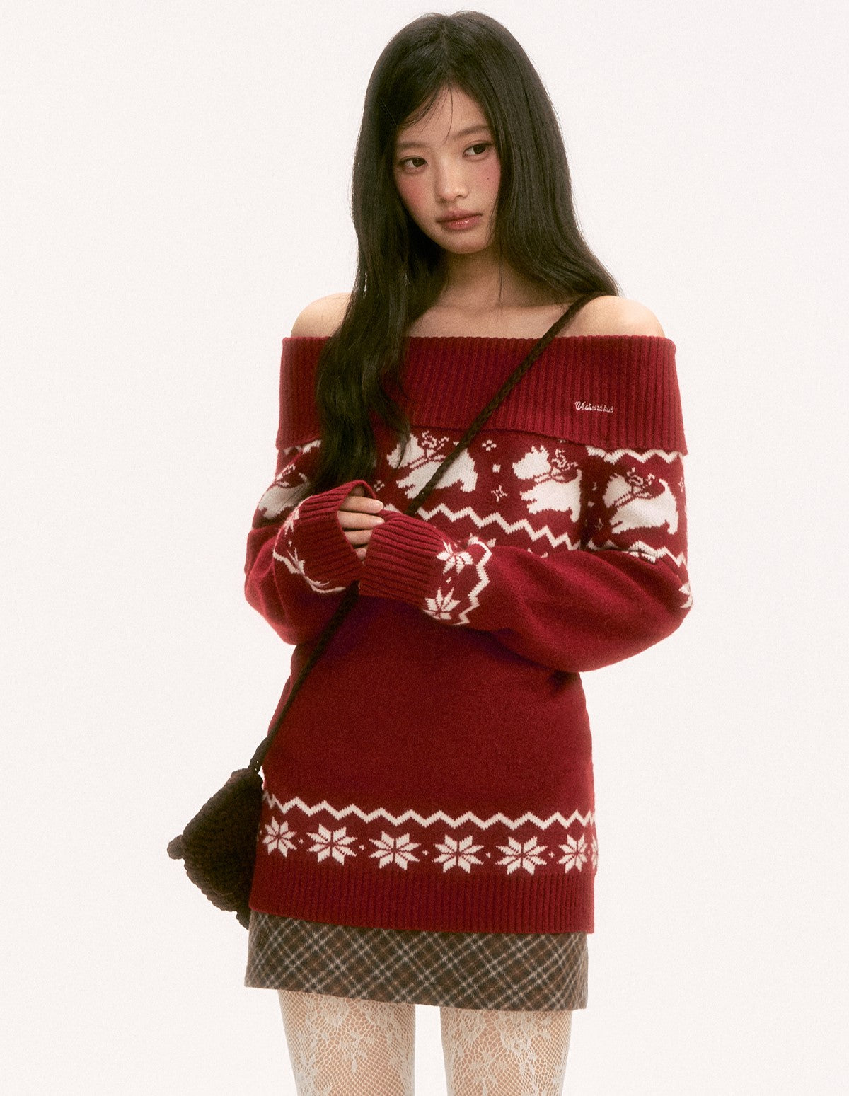 Red Nordic Design Off-Shoulder Sweater WEE0120