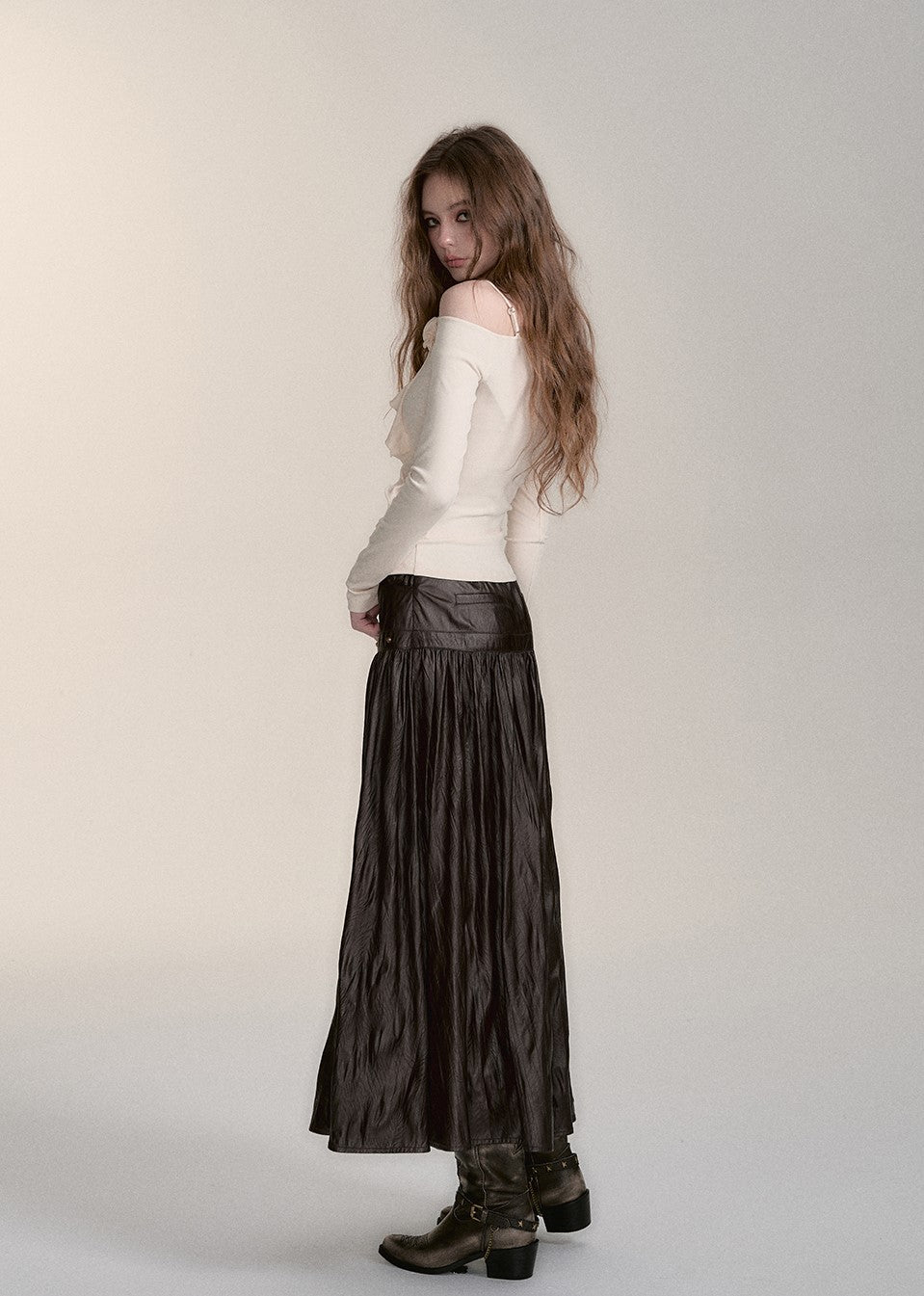 Mid-length Design Imitation Pleated Leather Skirt VIA0177