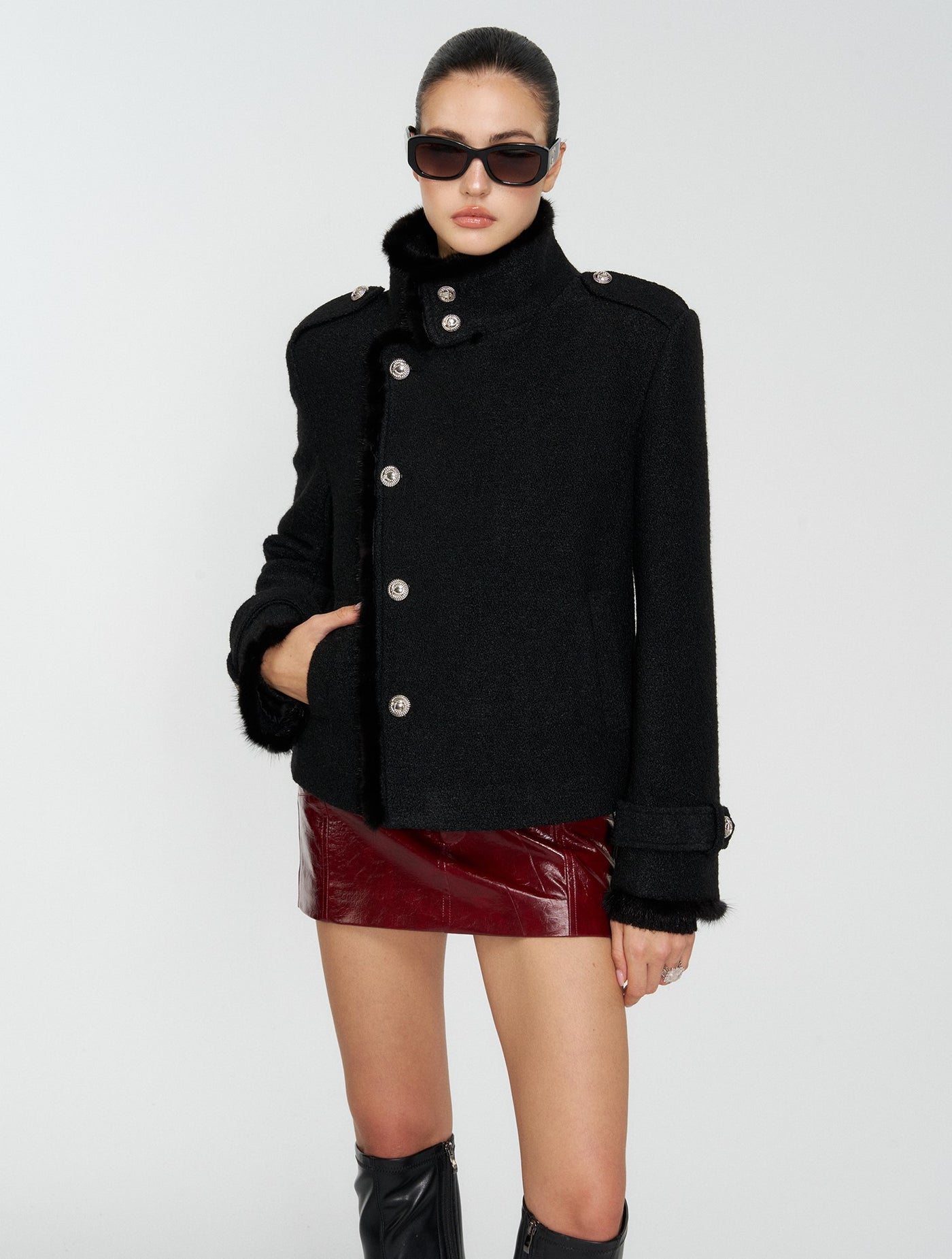 Black Furry High-Neck Short Jacket/Scarf 4MU0165