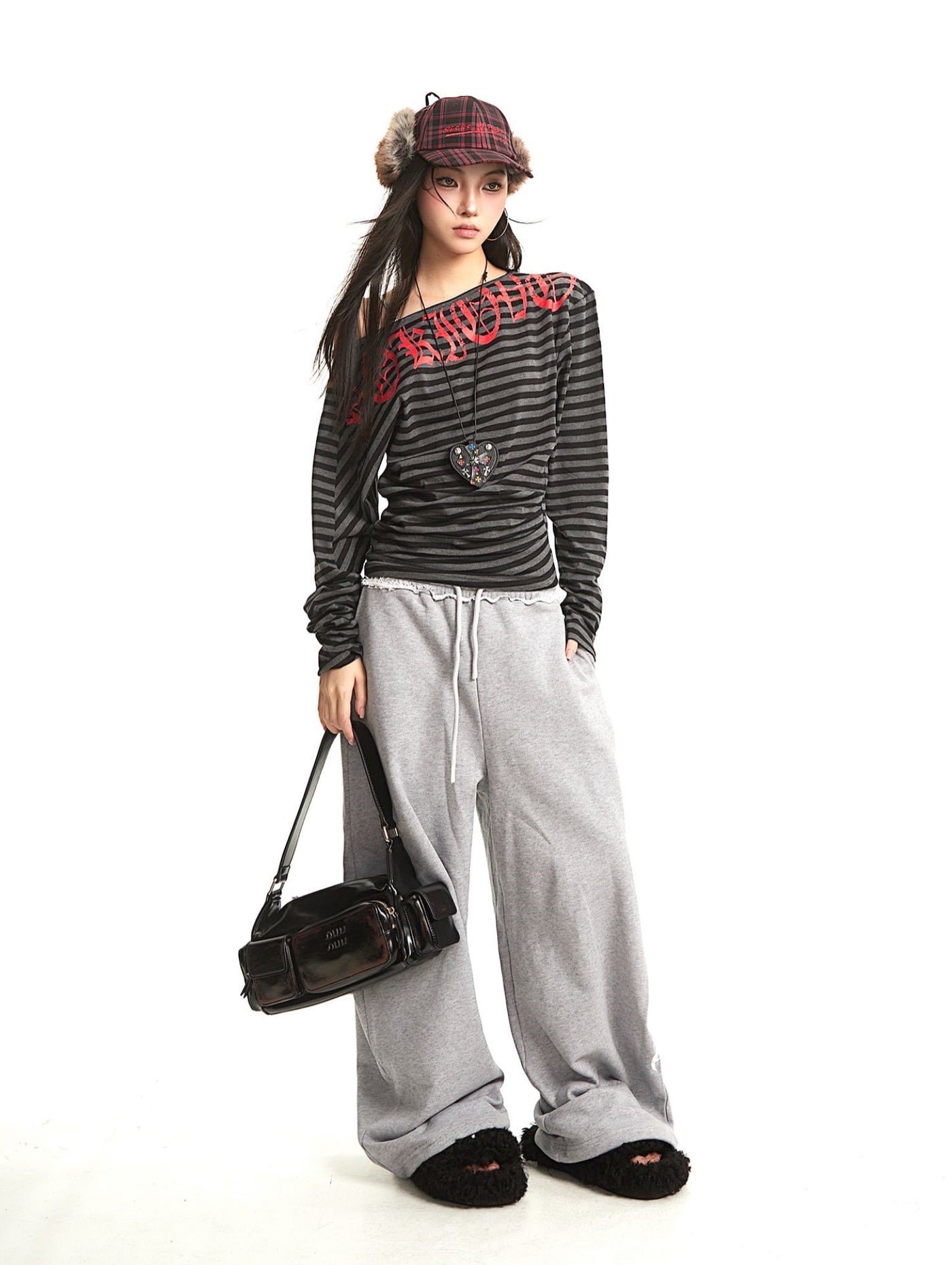 Striped Oblique Shoulder Long-sleeved T-shirt UNC0279