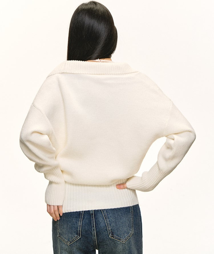 White V-neck Sweater/Lace Camisole ANA0091