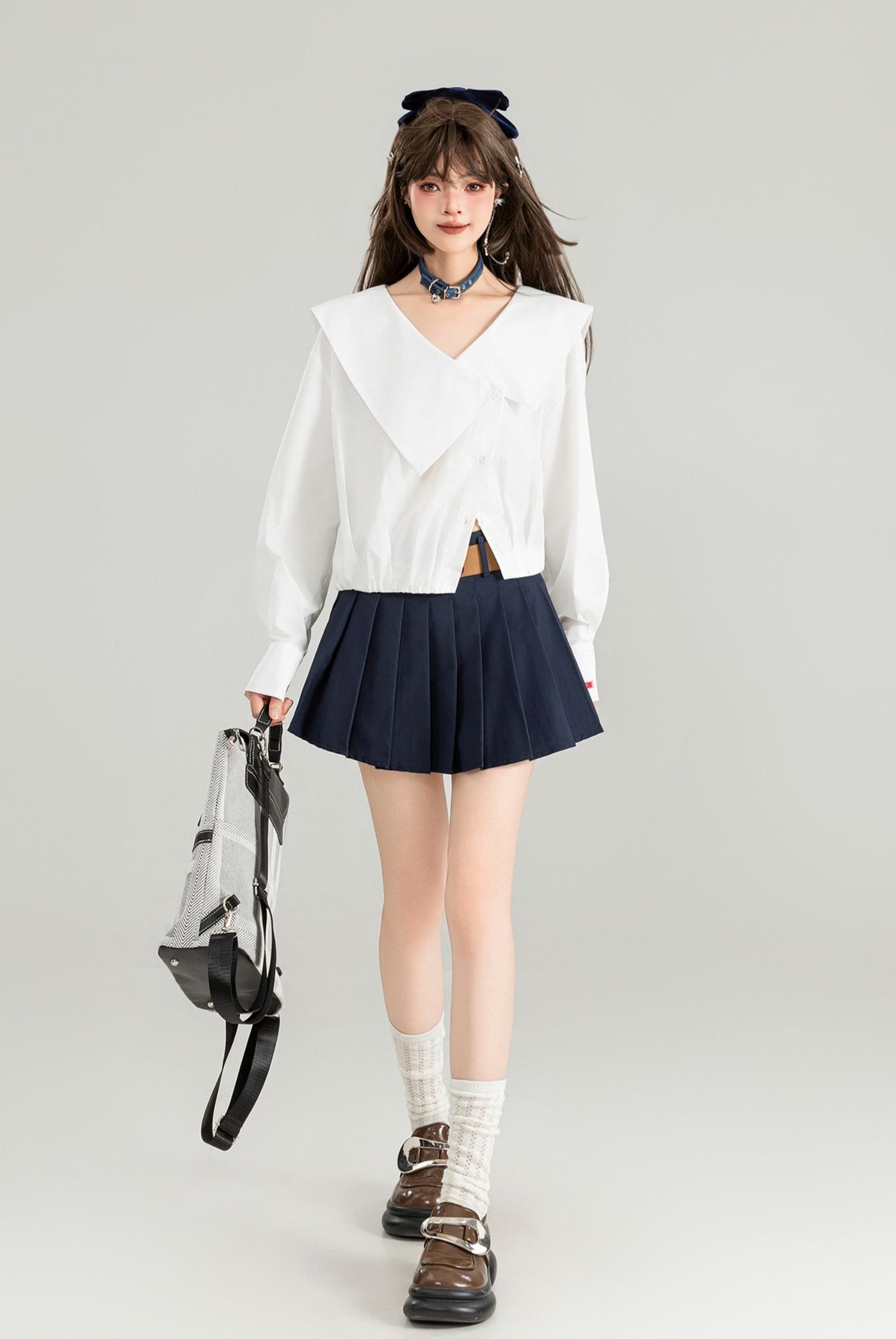 Large Lapel White Long-sleeved Shirt/Navy Pleated Skirt KEI0136