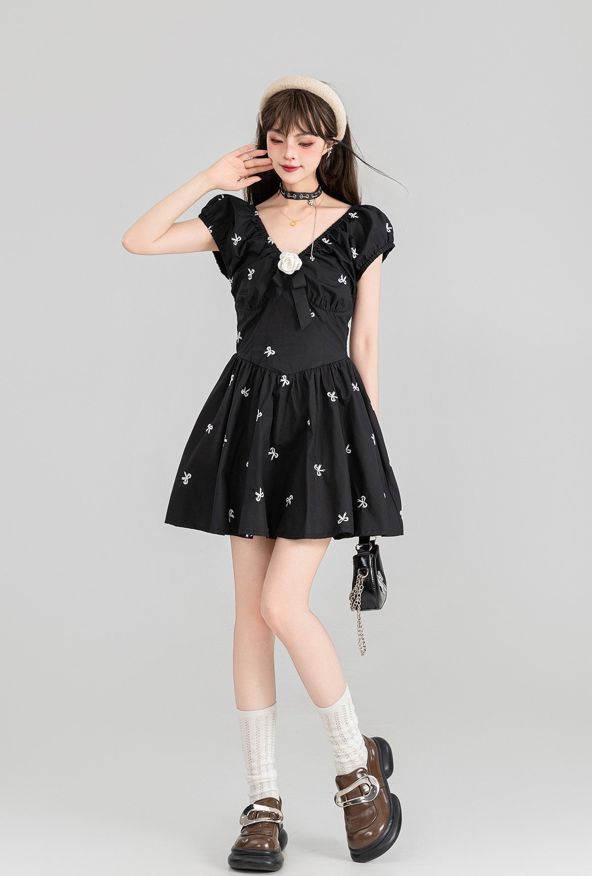 French Floral Bow Embroidered Black Puff Sleeves V-neck Princess Dress KEI0119