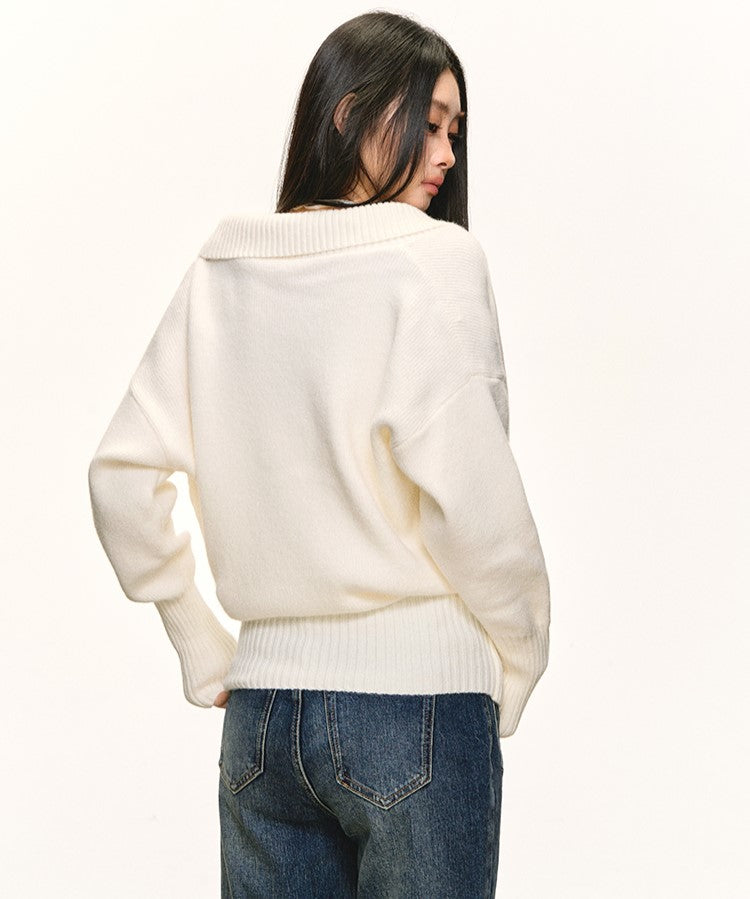 White V-neck Sweater/Lace Camisole ANA0091